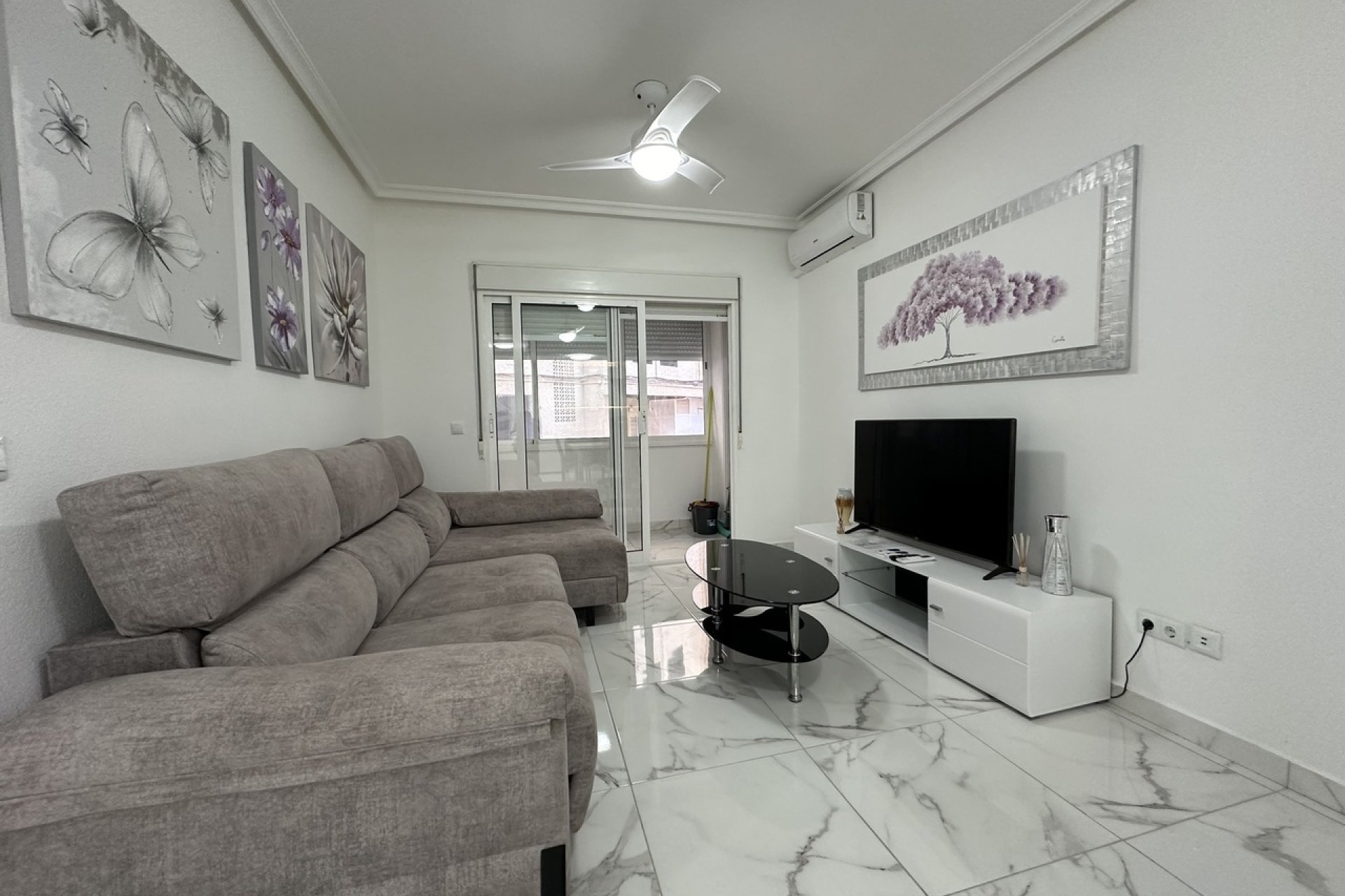 2-bedroom apartment in Torrevieja, 50 meters from the beach with ocean views