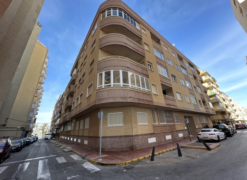 2-slaapkamer appartement Torrevieja 50m van strand met zeezicht