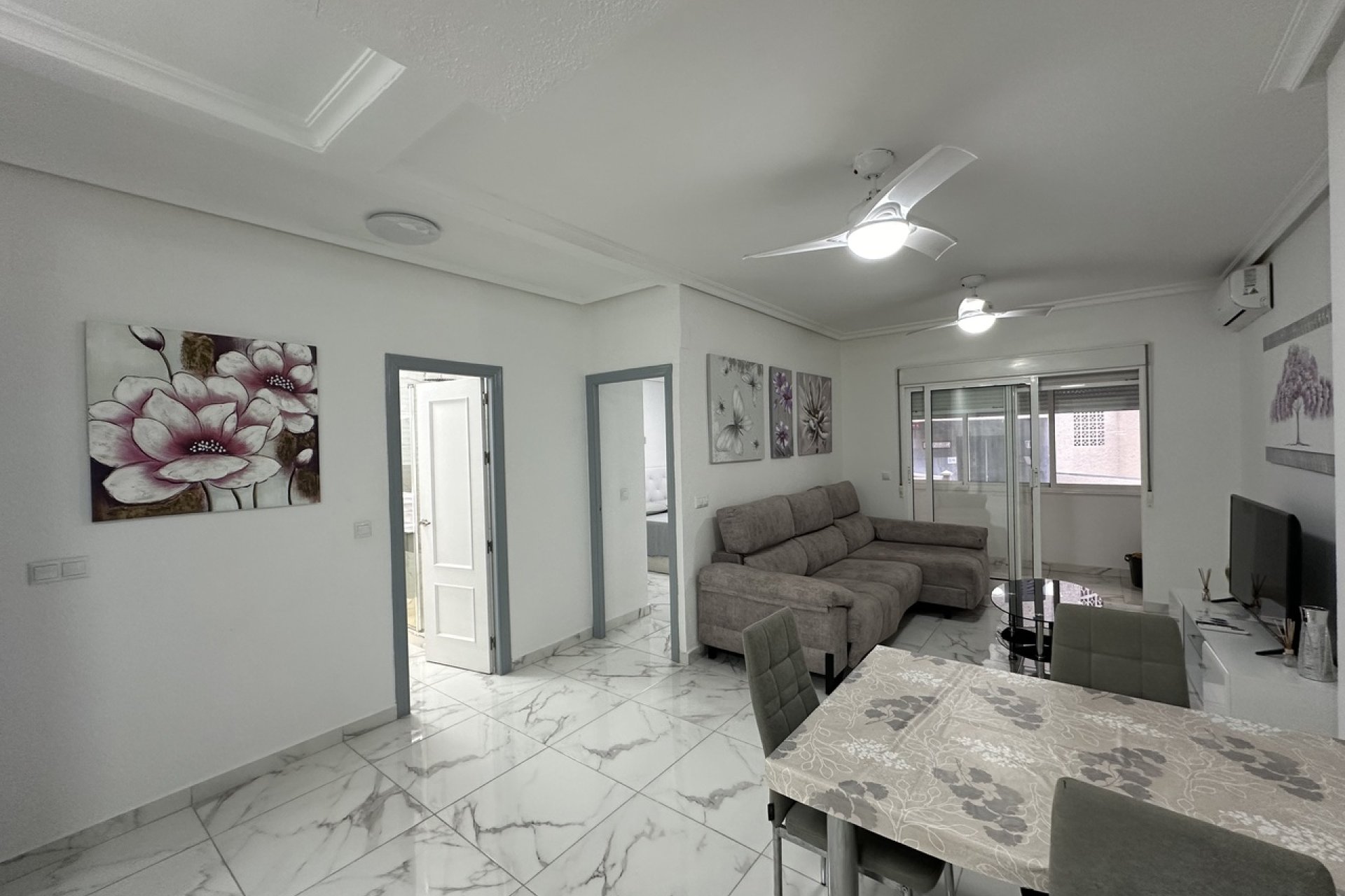 2-slaapkamer appartement Torrevieja 50m van strand met zeezicht