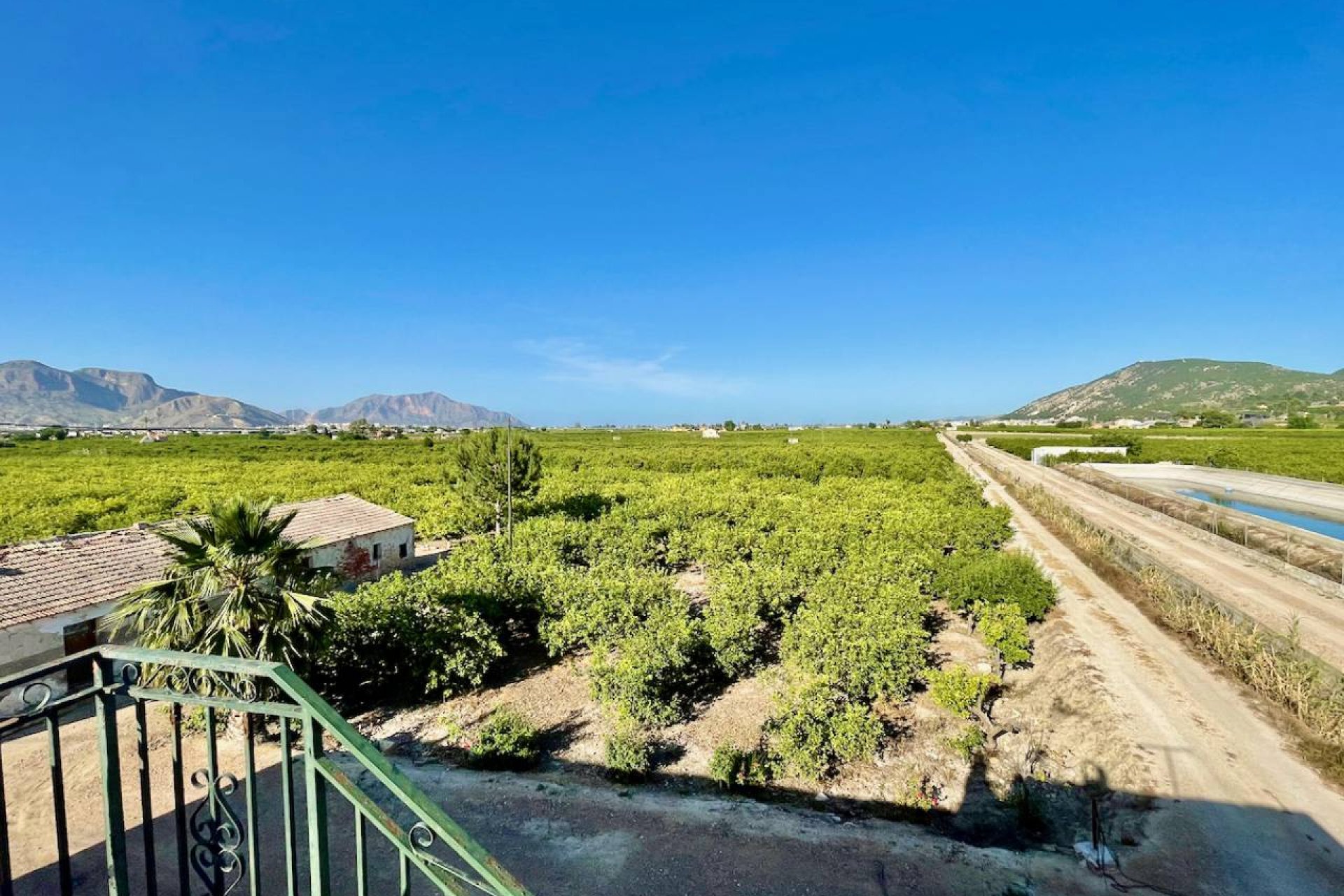 A charming 3-bedroom country finca with panoramic views near Orihuela