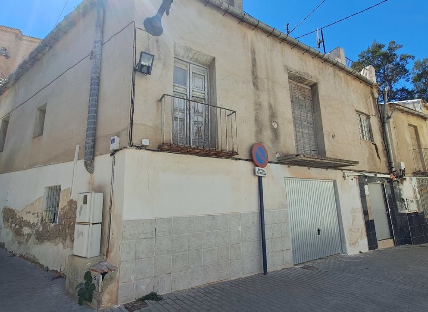 A unique historic property in Orihuela with investment potential and mountain views