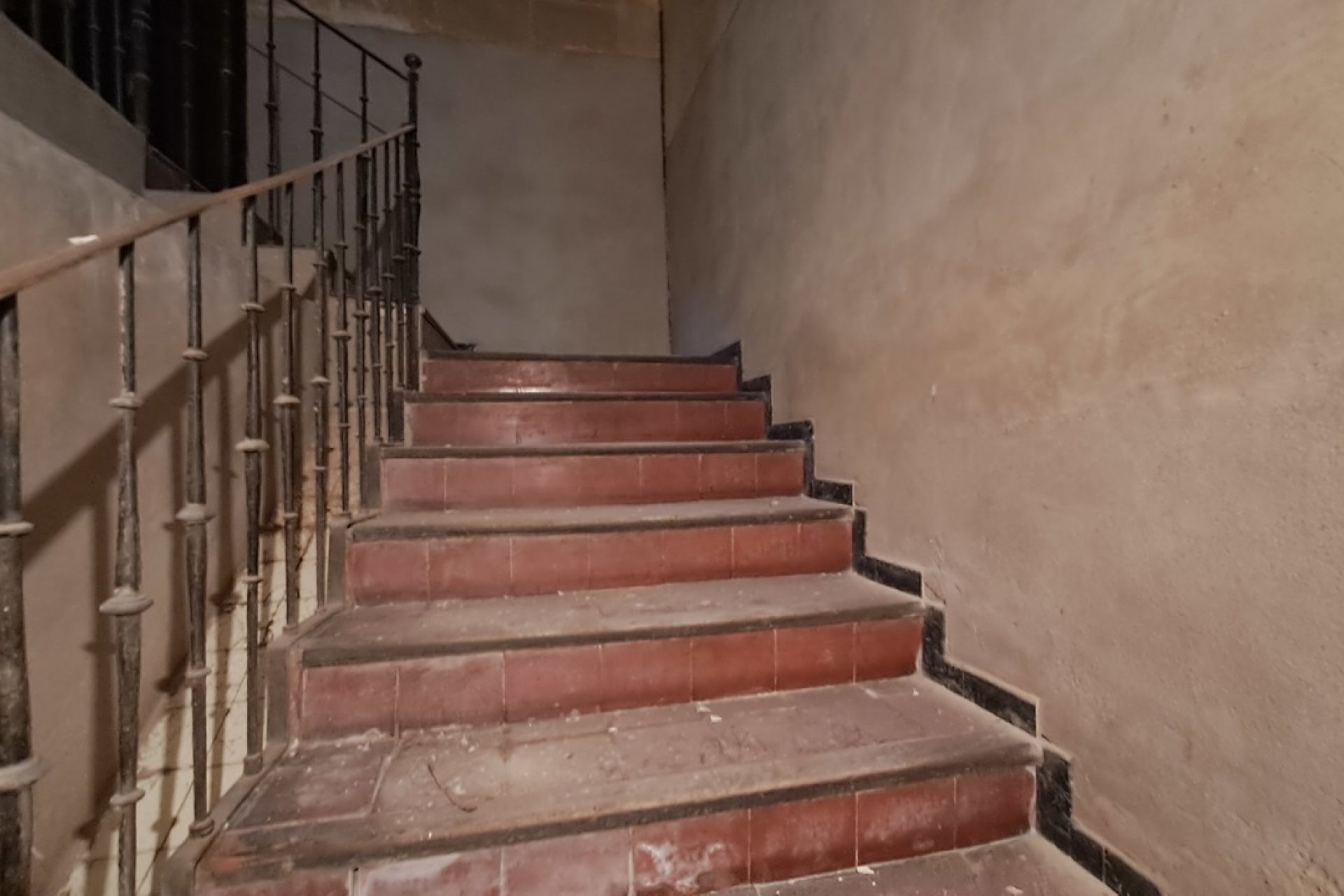 A unique historic property in Orihuela with investment potential and mountain views