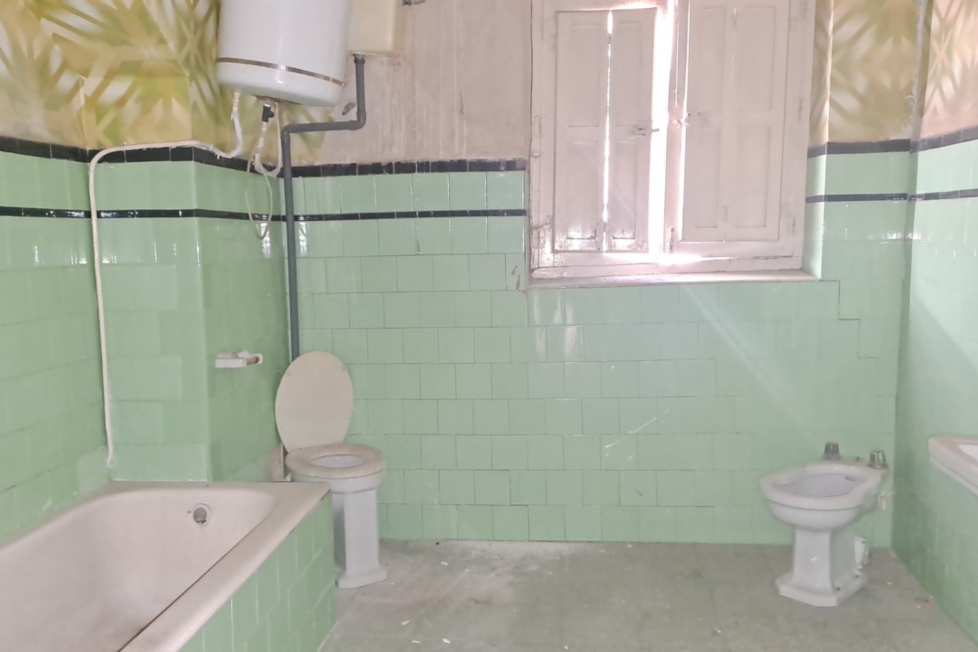 A unique historic property in Orihuela with investment potential and mountain views