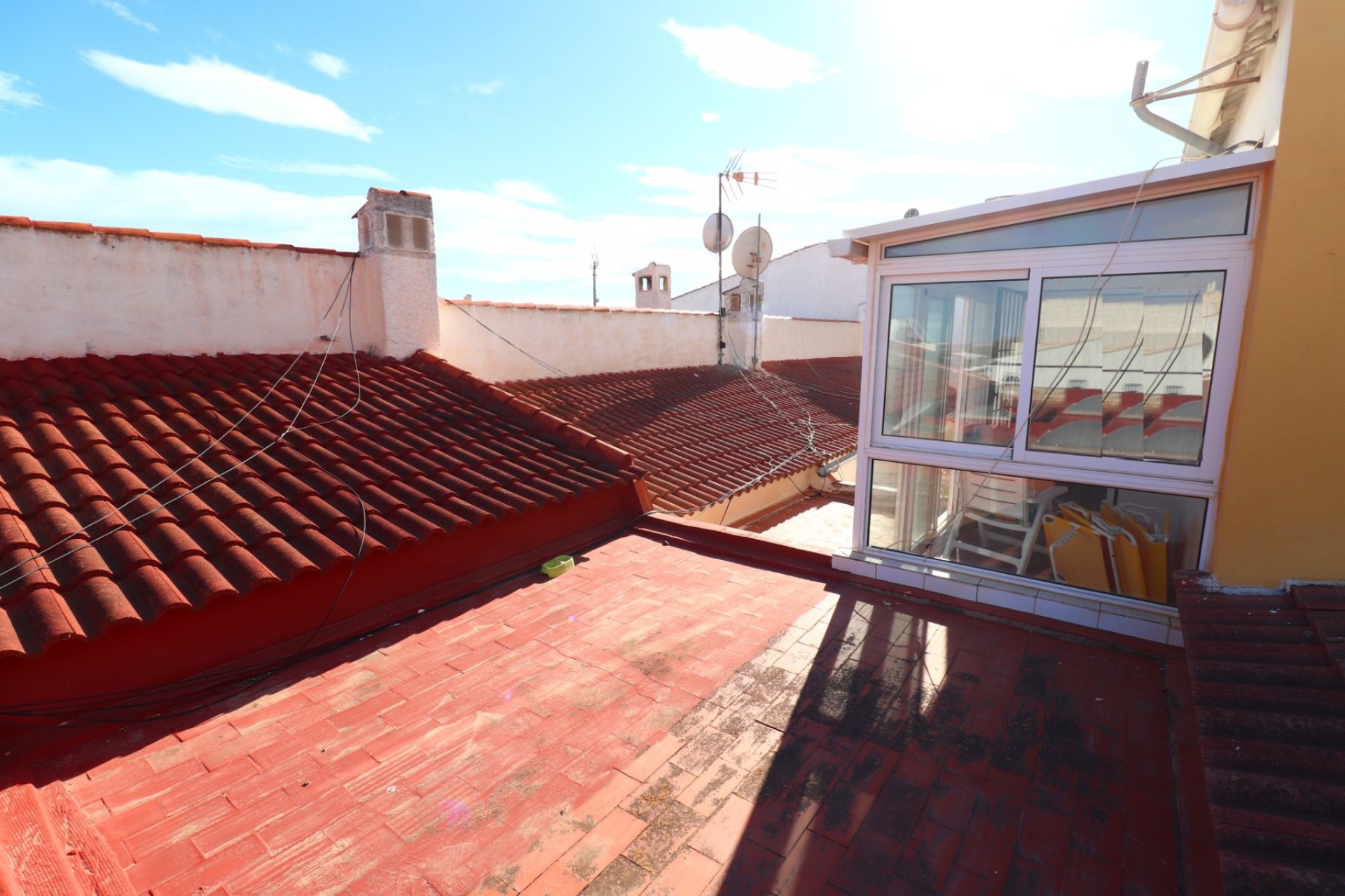 Acogedora casa adosada en Torrevieja con jardín y vistas a la montaña y al lago