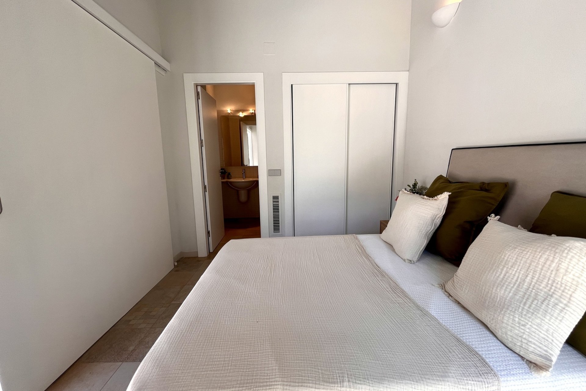 Adosado de 2 dormitorios con piscina privada junto al campo de golf de Sucina