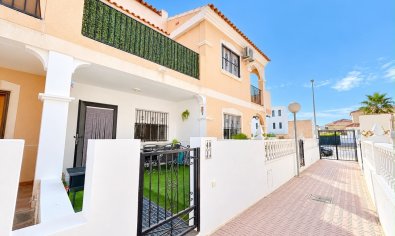 Adosado - Reventa - Orihuela Costa -
                La Zenia