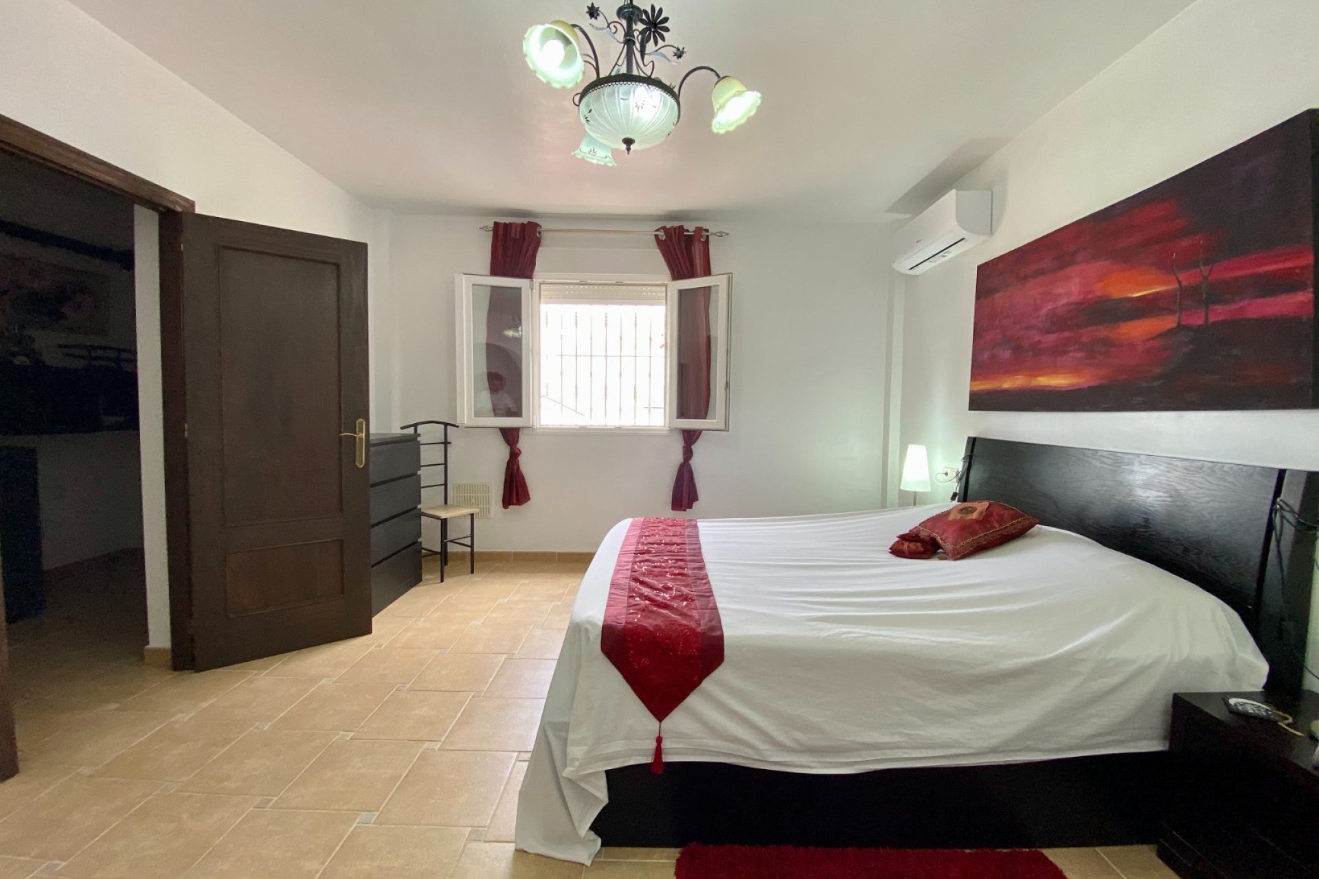 Amplia villa con piscina privada y vistas panorámicas a la montaña en Algorfa﻿