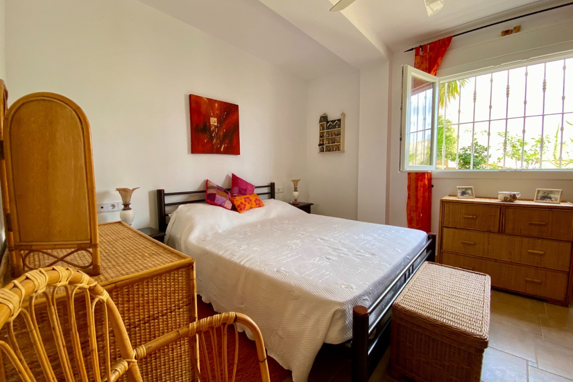 Amplia villa con piscina privada y vistas panorámicas a la montaña en Algorfa﻿