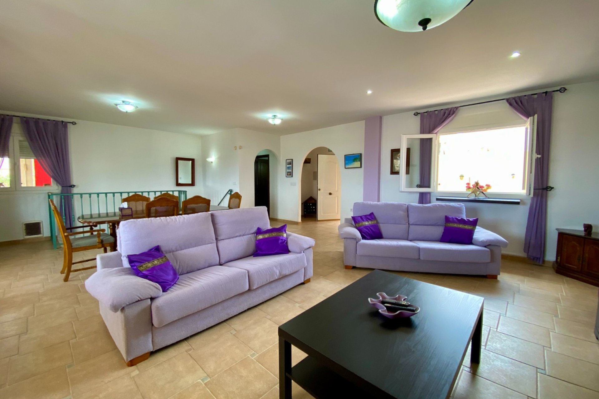 Amplia villa con piscina privada y vistas panorámicas a la montaña en Algorfa﻿