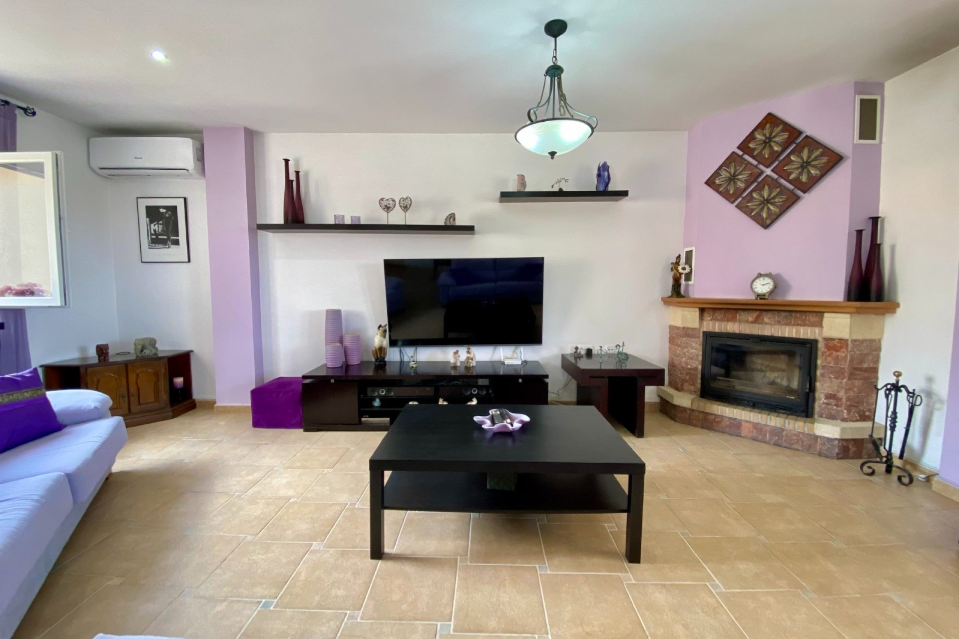 Amplia villa con piscina privada y vistas panorámicas a la montaña en Algorfa﻿