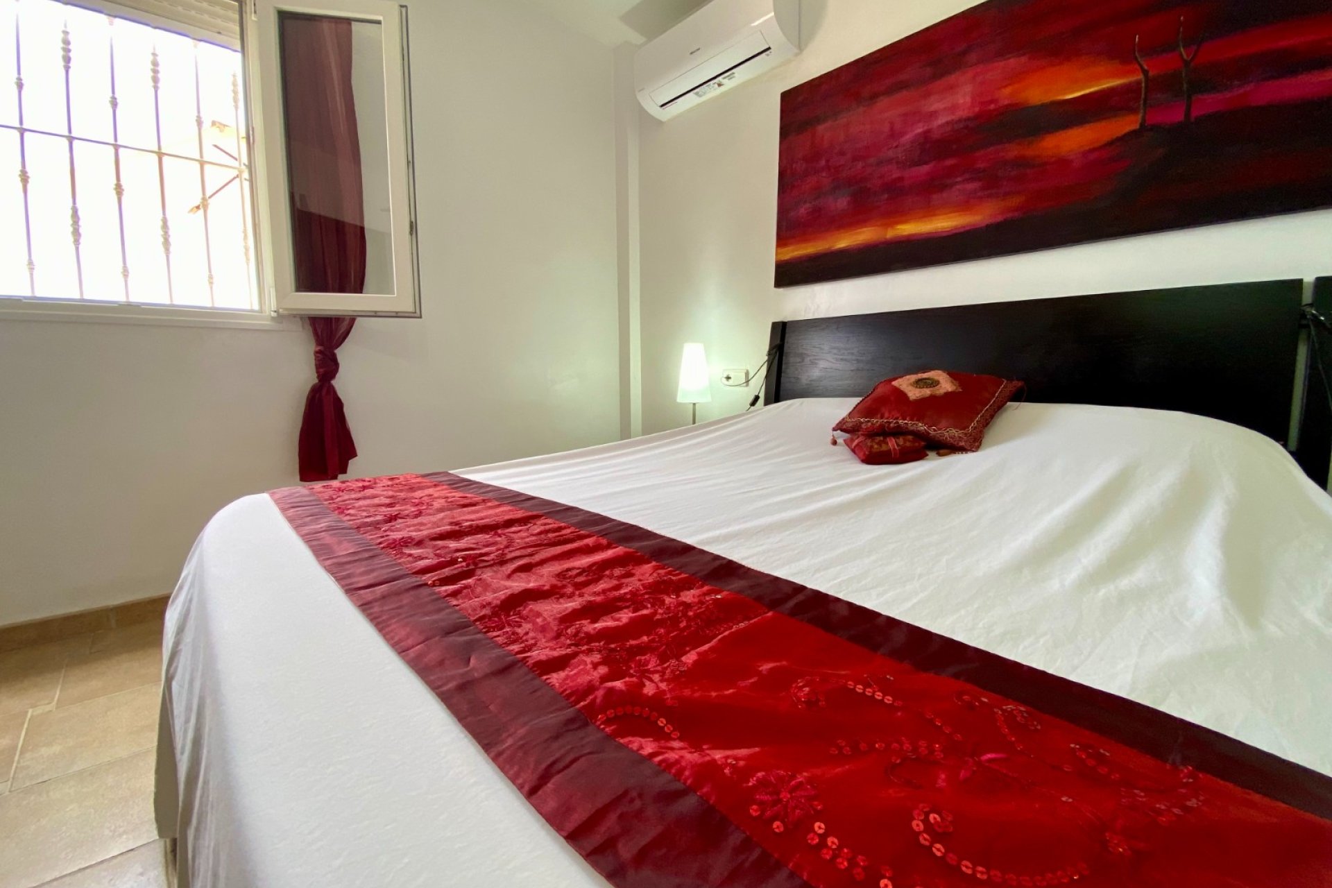 Amplia villa con piscina privada y vistas panorámicas a la montaña en Algorfa﻿