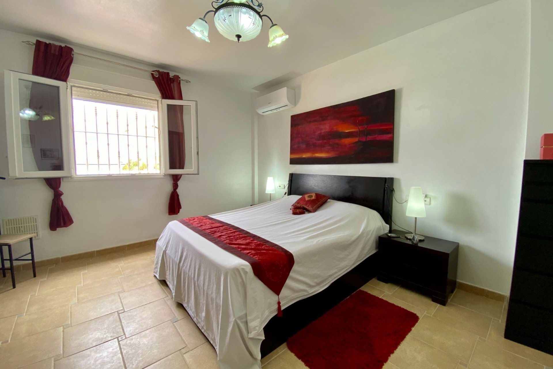 Amplia villa con piscina privada y vistas panorámicas a la montaña en Algorfa﻿