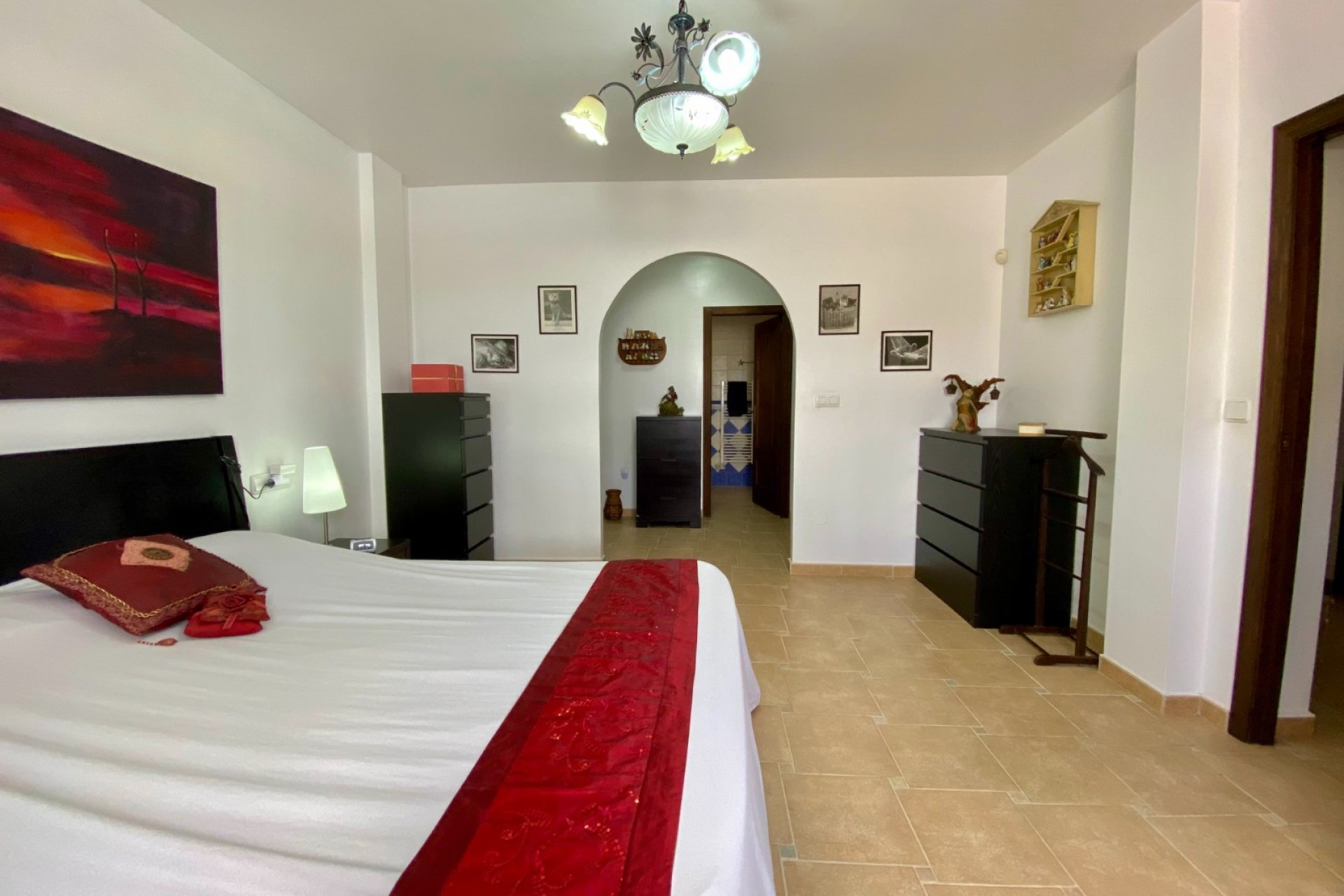 Amplia villa con piscina privada y vistas panorámicas a la montaña en Algorfa﻿