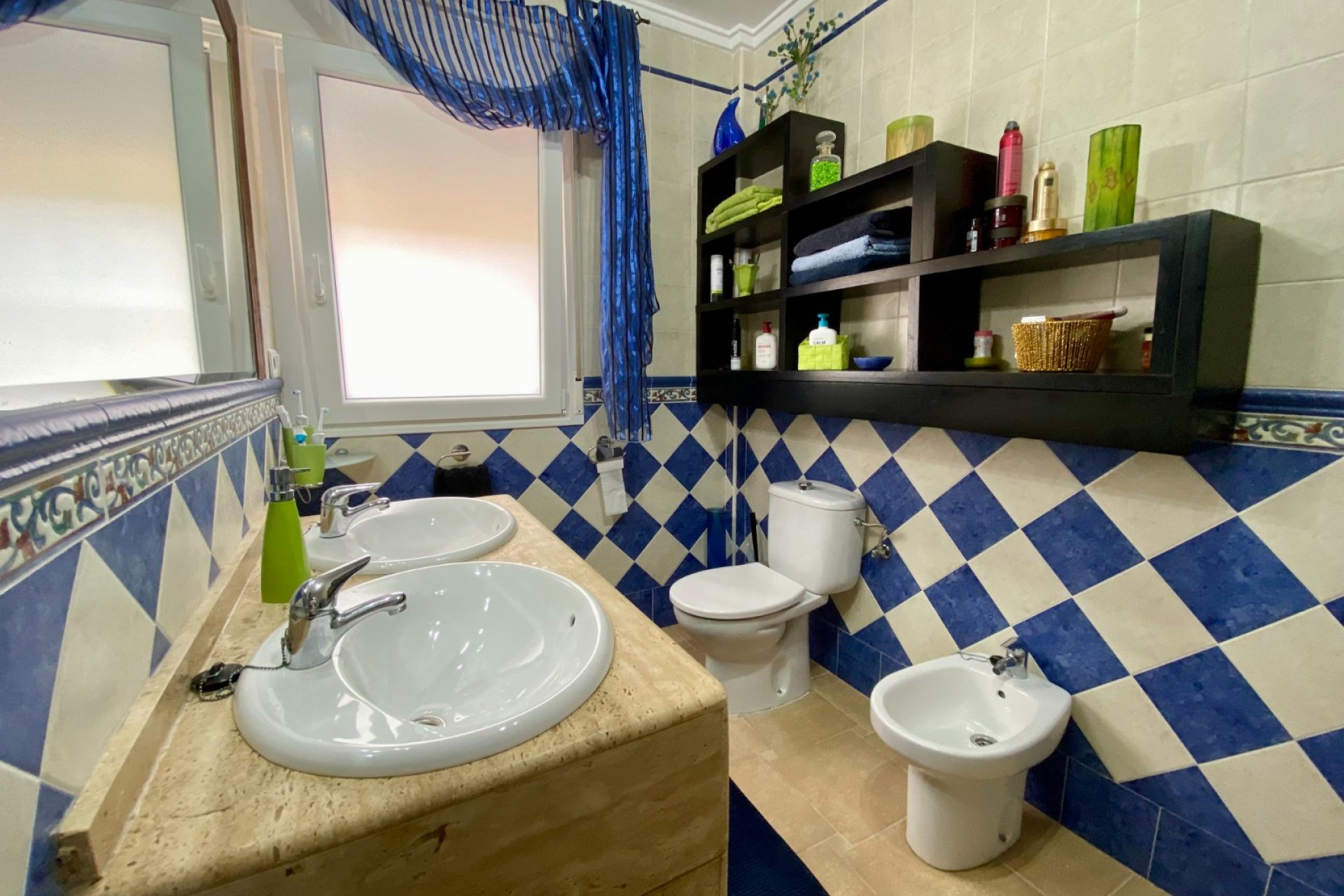 Amplia villa con piscina privada y vistas panorámicas a la montaña en Algorfa﻿