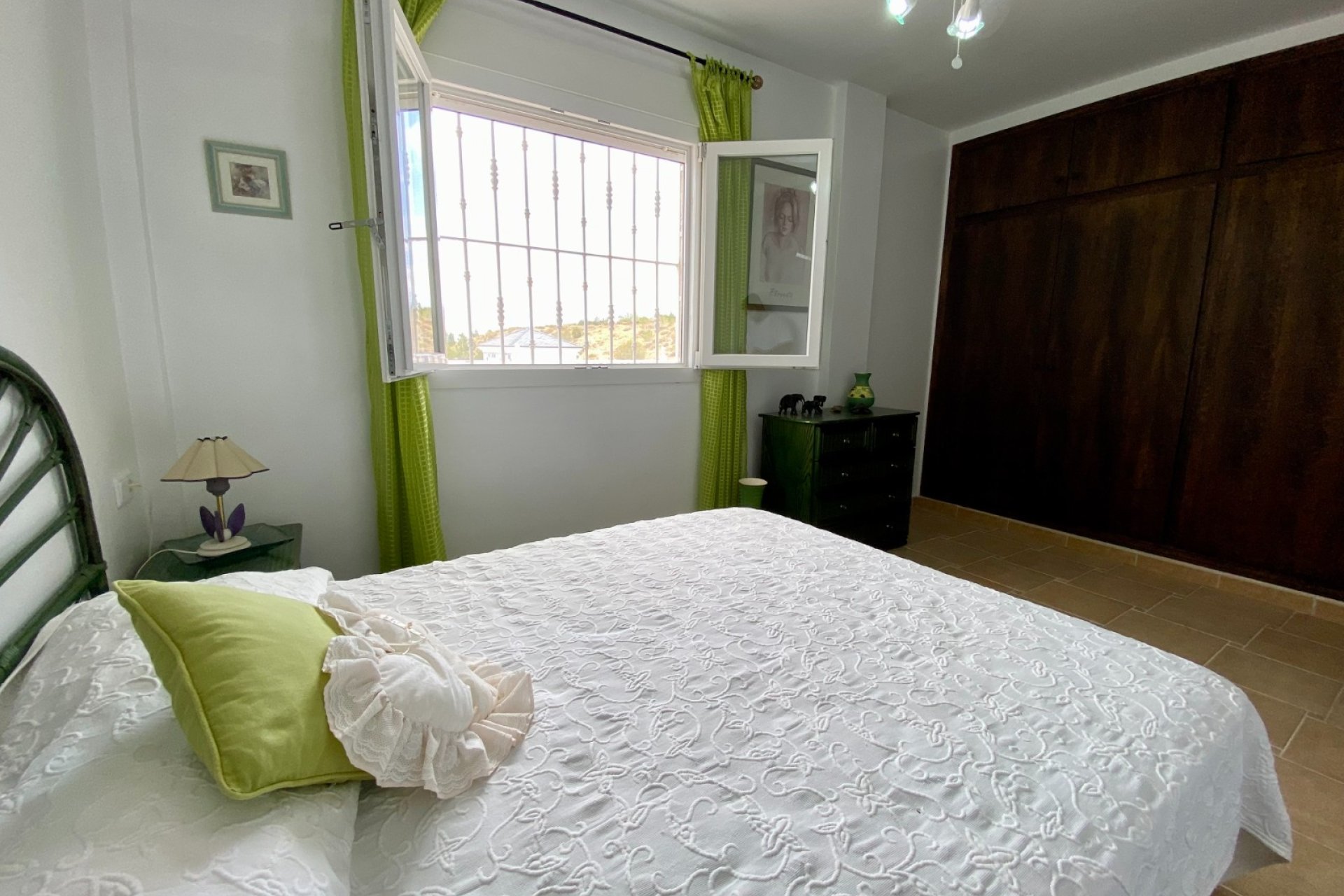 Amplia villa con piscina privada y vistas panorámicas a la montaña en Algorfa﻿