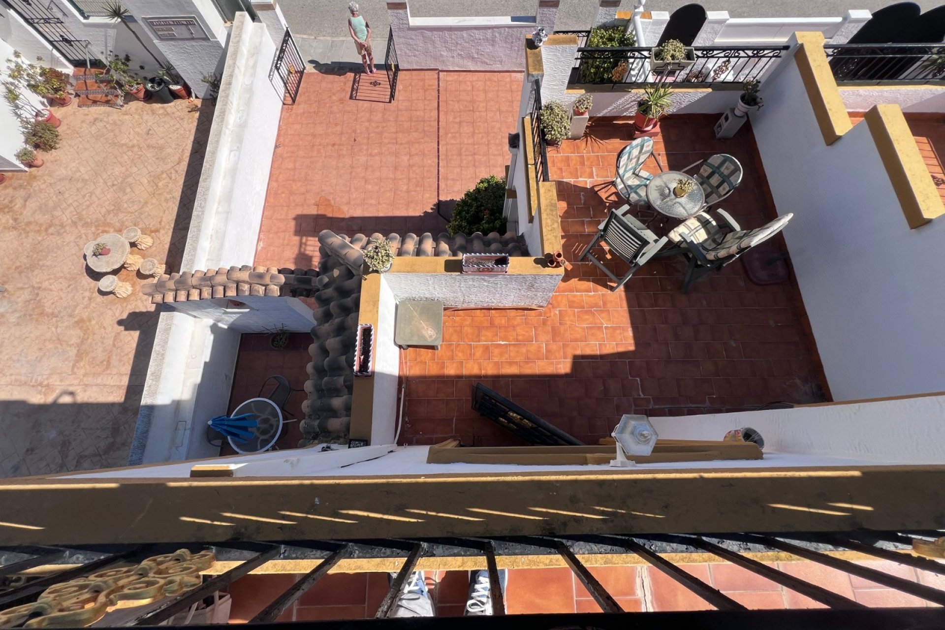 Amplia vivienda adosada con jardín, solárium y piscina cerca de Vistabella Golf, Orihuela