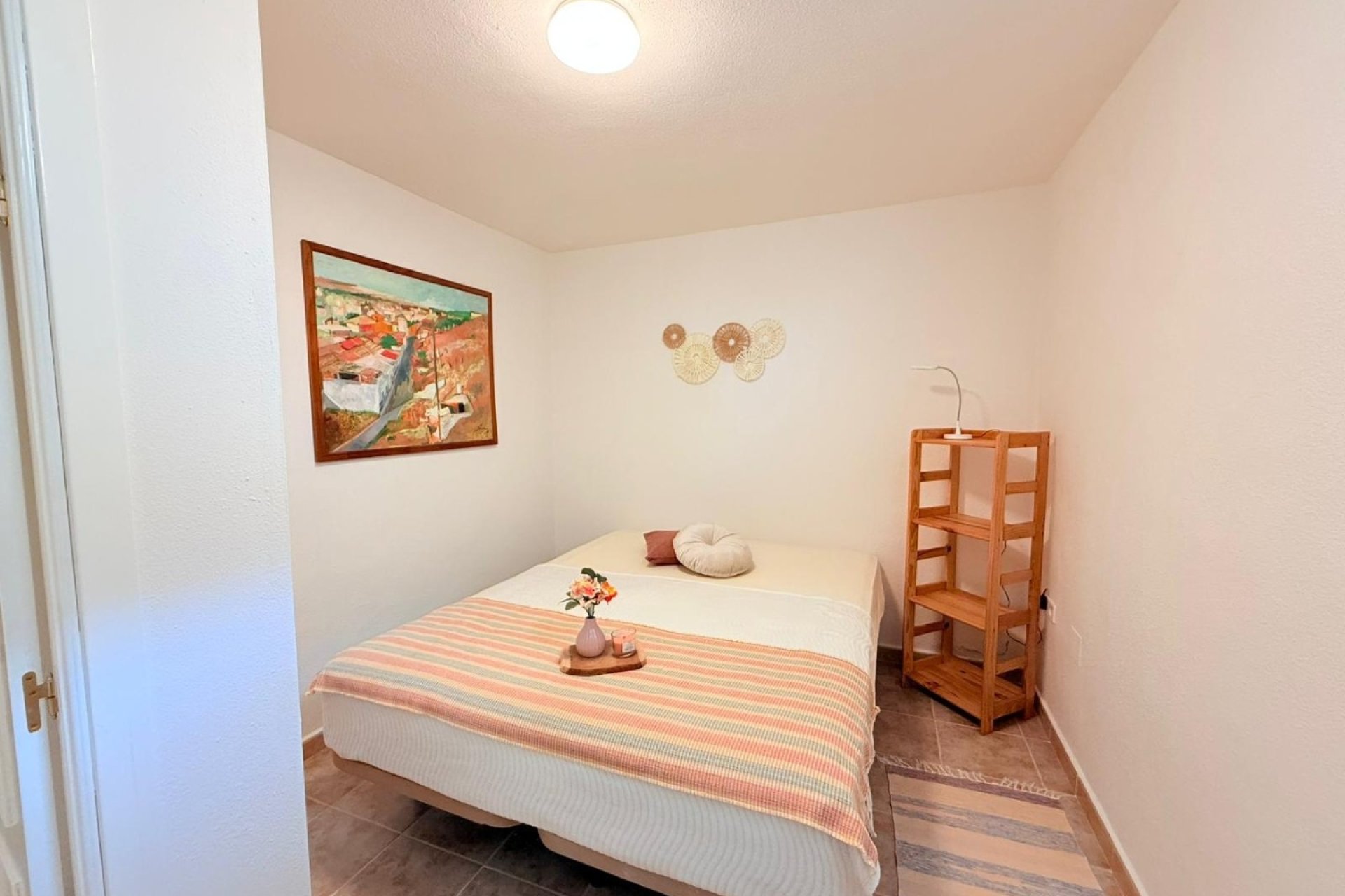 Amplia vivienda 'maite' renovada con 4 dormitorios y piscina comunitaria en Benijófar