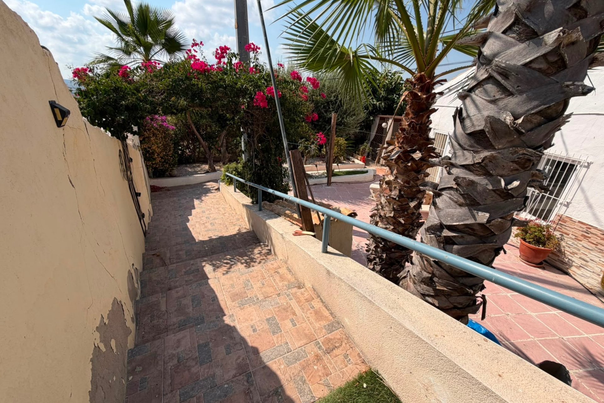 Amplia vivienda unifamiliar con piscina privada en Torremendo