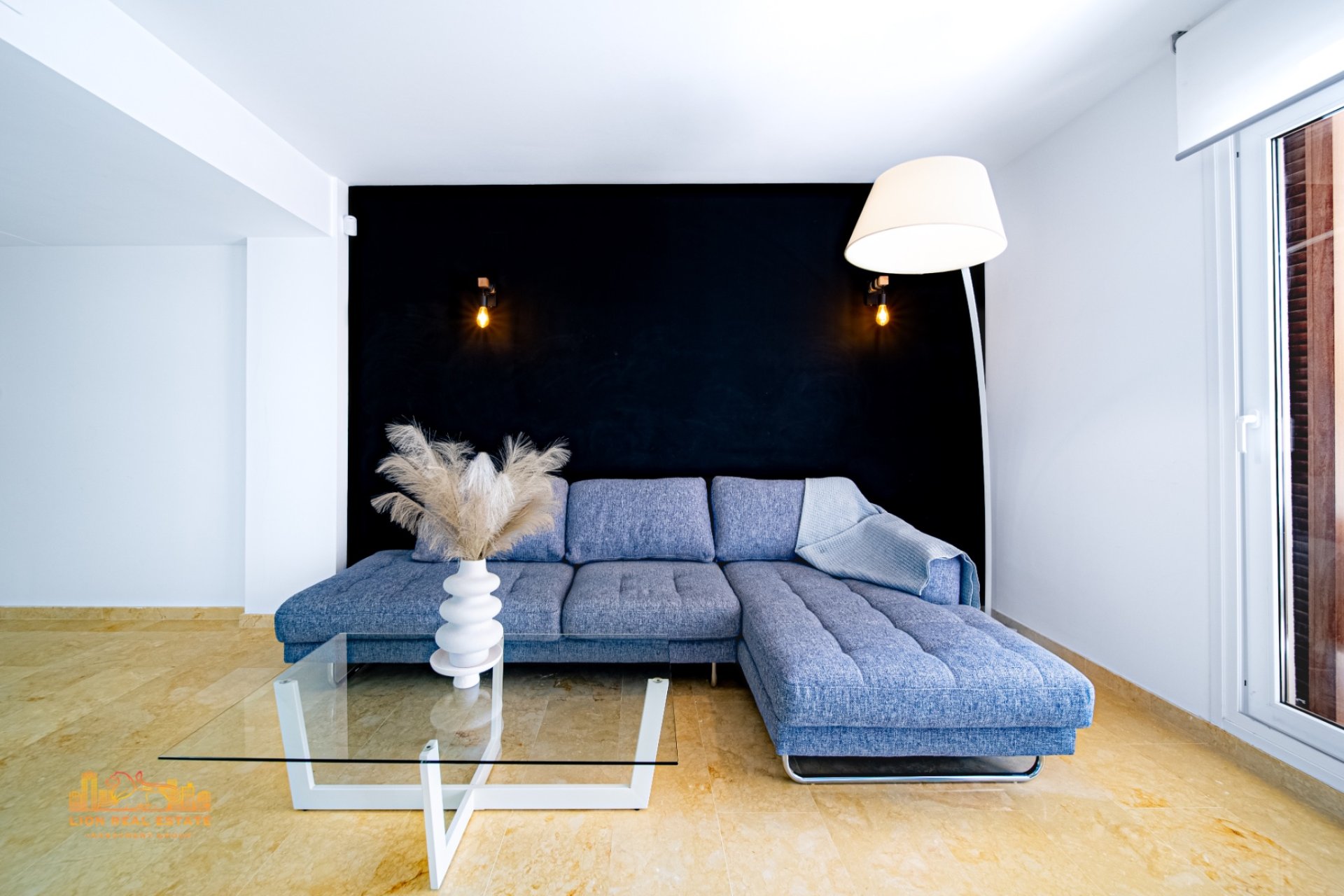 Amplio apartamento de 3 dormitorios en venta en La Recoleta, Punta Prima