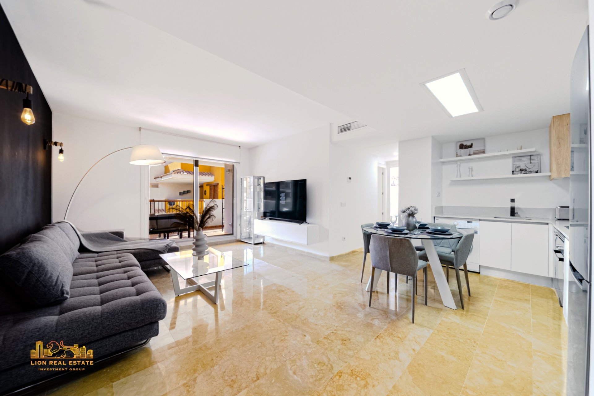 Amplio apartamento de 3 dormitorios en venta en La Recoleta, Punta Prima