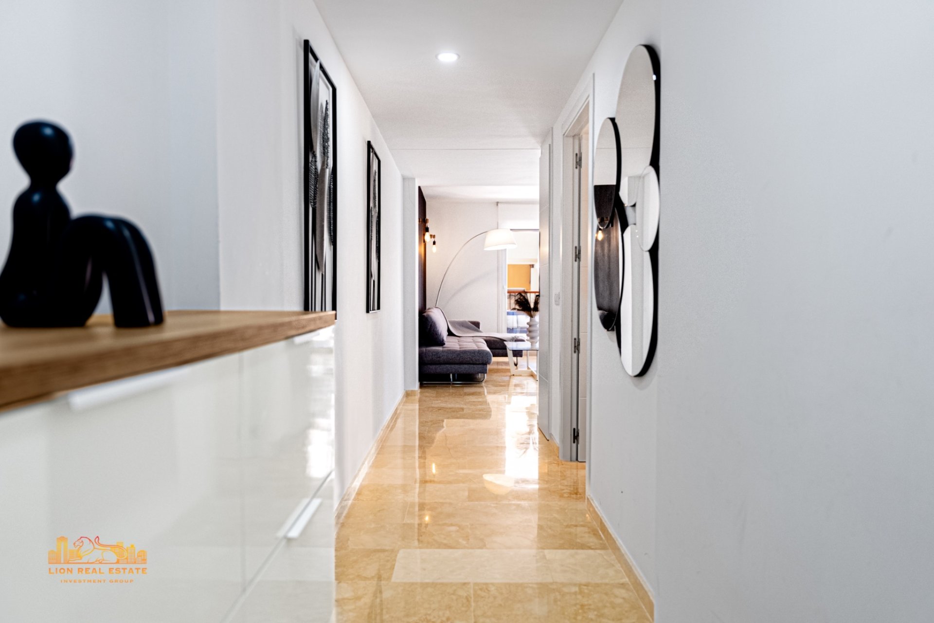 Amplio apartamento de 3 dormitorios en venta en La Recoleta, Punta Prima