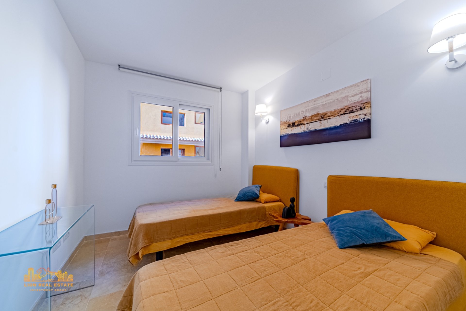 Amplio apartamento de 3 dormitorios en venta en La Recoleta, Punta Prima