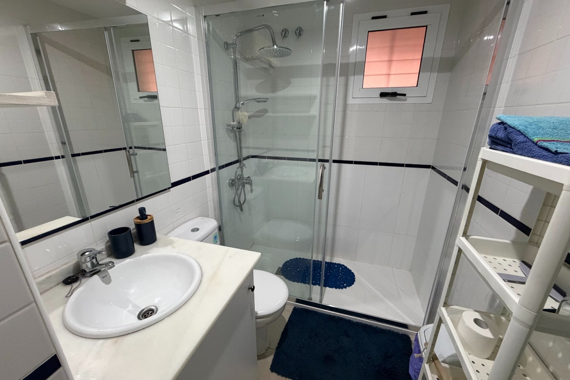 Amplio piso de 3 dormitorios en Orihuela con piscina