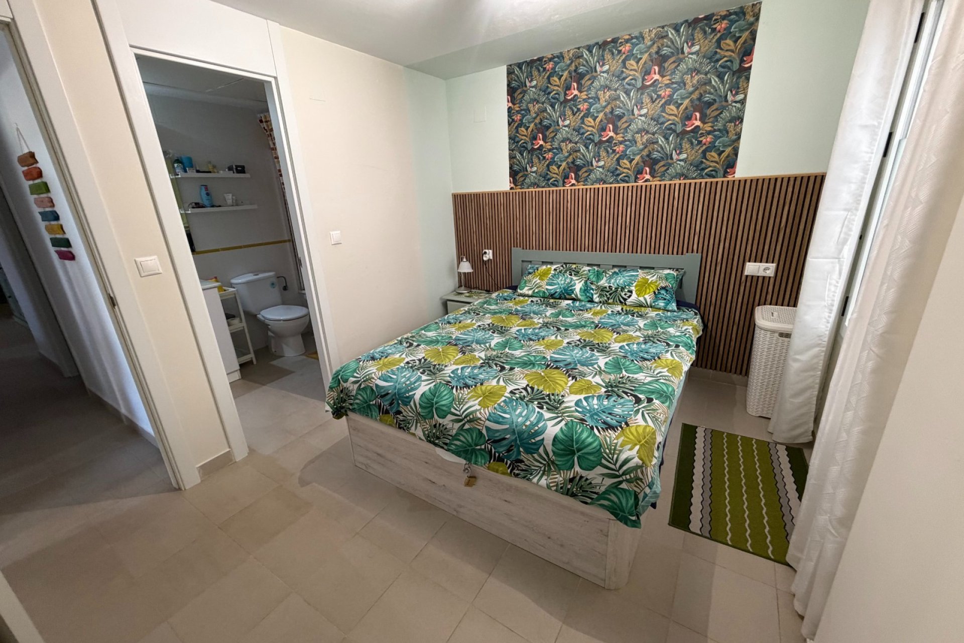 Amplio piso de 3 dormitorios en Orihuela con piscina