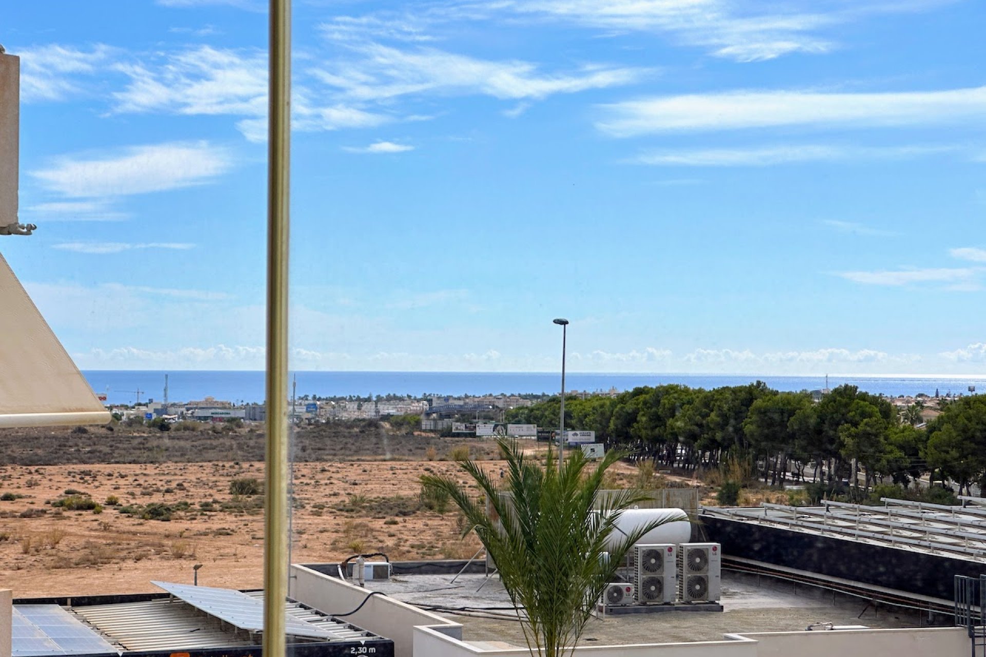 Amplio y moderno apartamento con vistas al mar y equipamientos de lujo en Orihuela Costa
