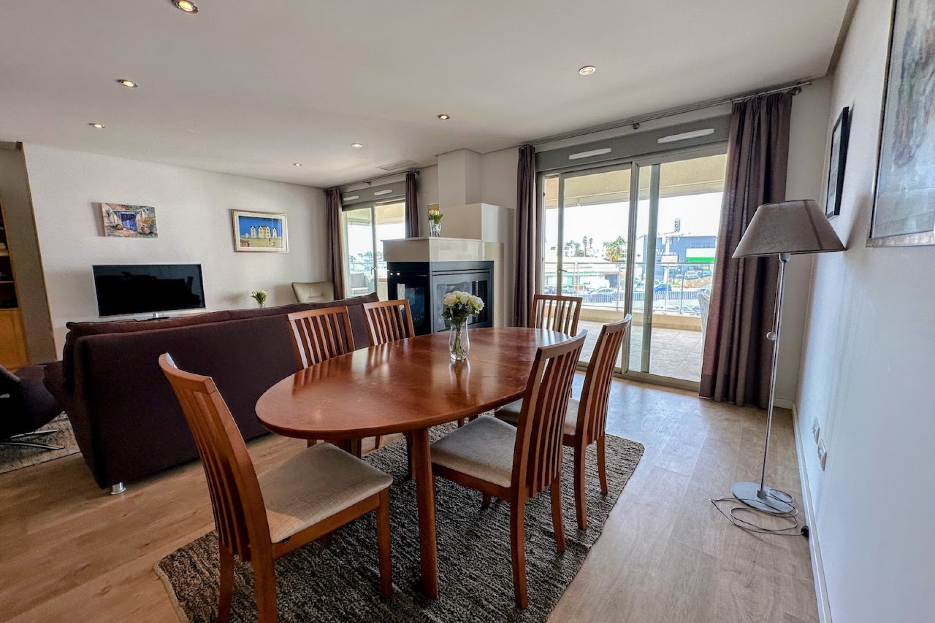 Amplio y moderno apartamento con vistas al mar y equipamientos de lujo en Orihuela Costa