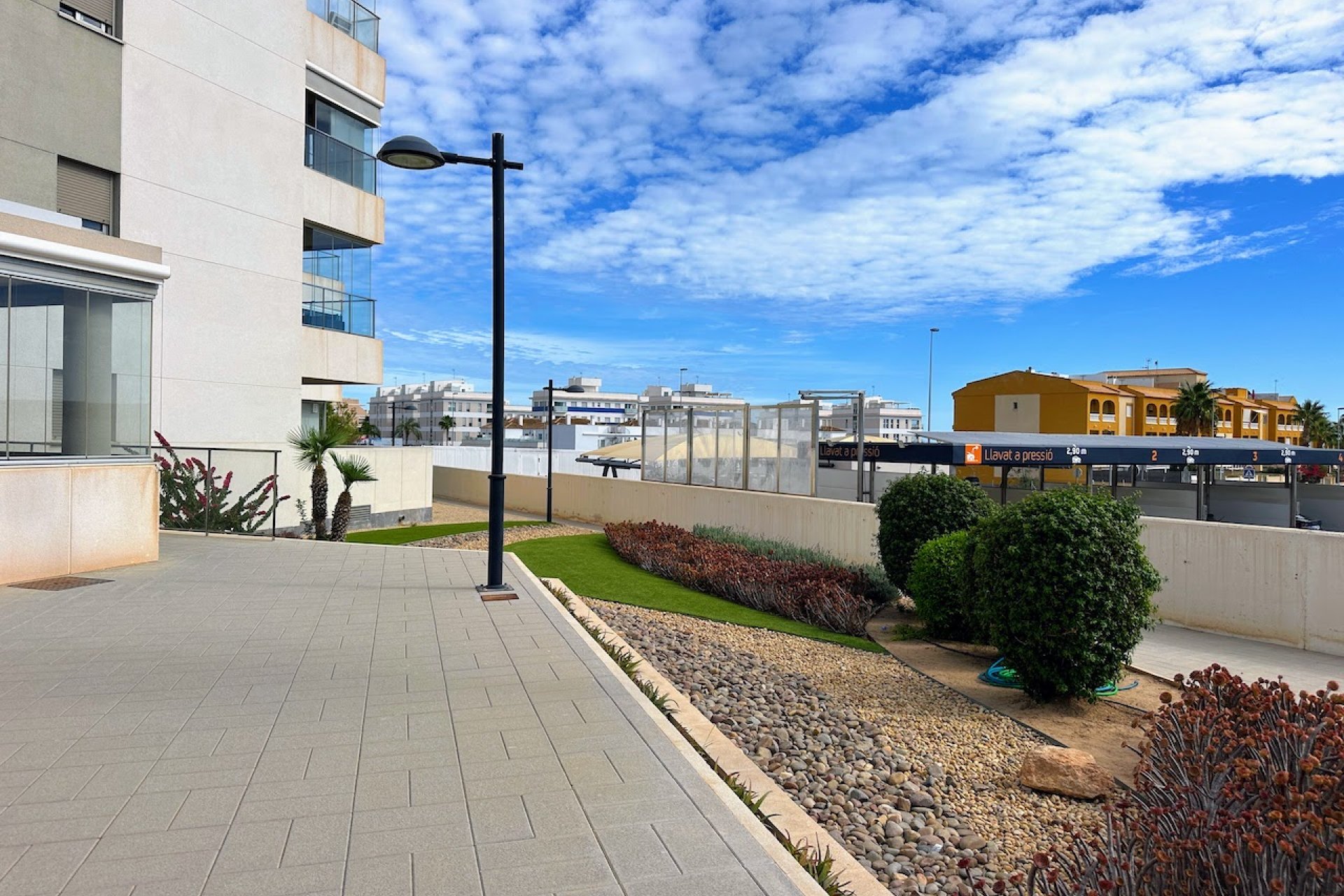 Amplio y moderno apartamento con vistas al mar y equipamientos de lujo en Orihuela Costa