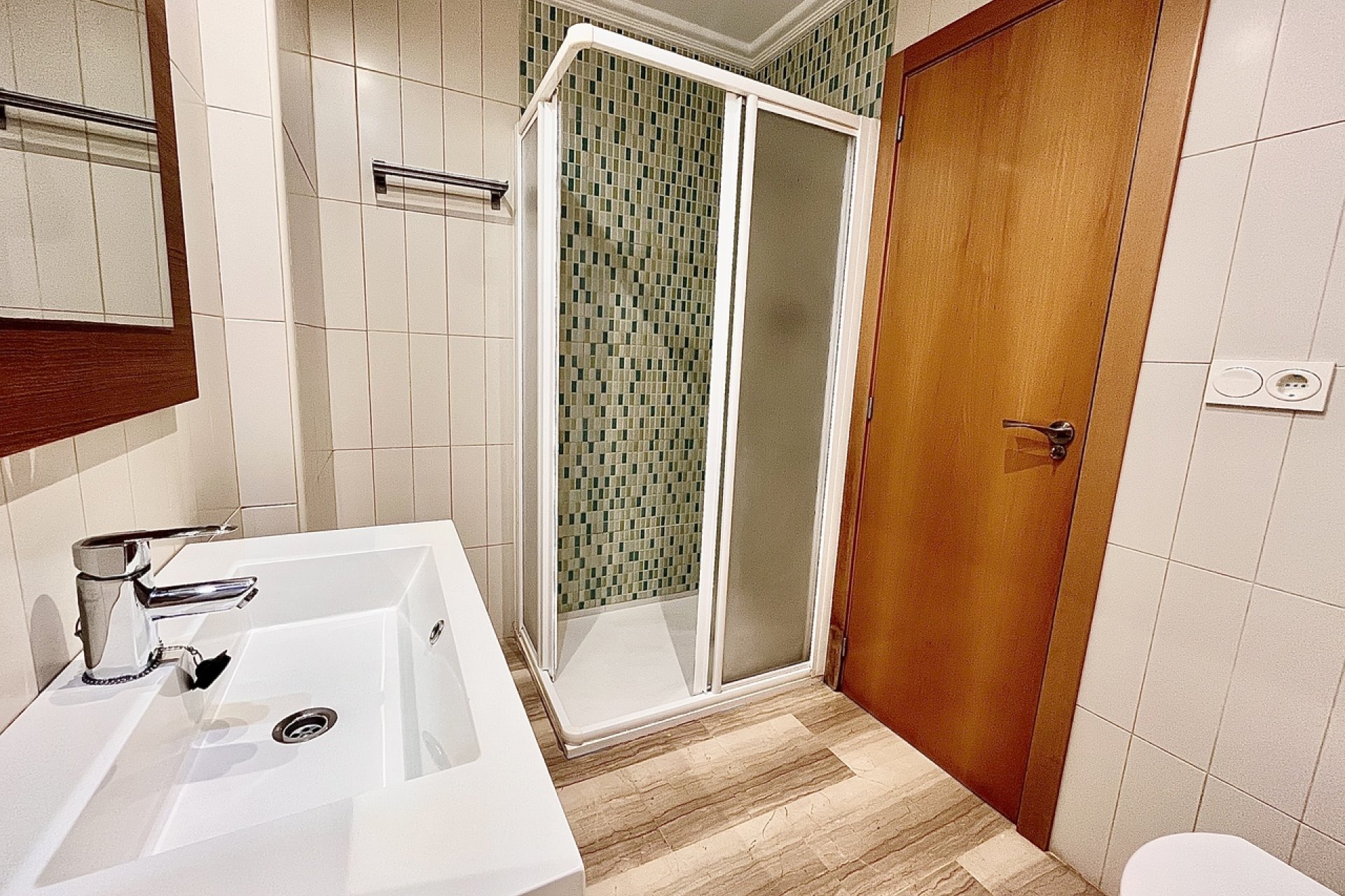 Amplio y moderno apartamento de 4 dormitorios cerca de la playa en Santa Pola