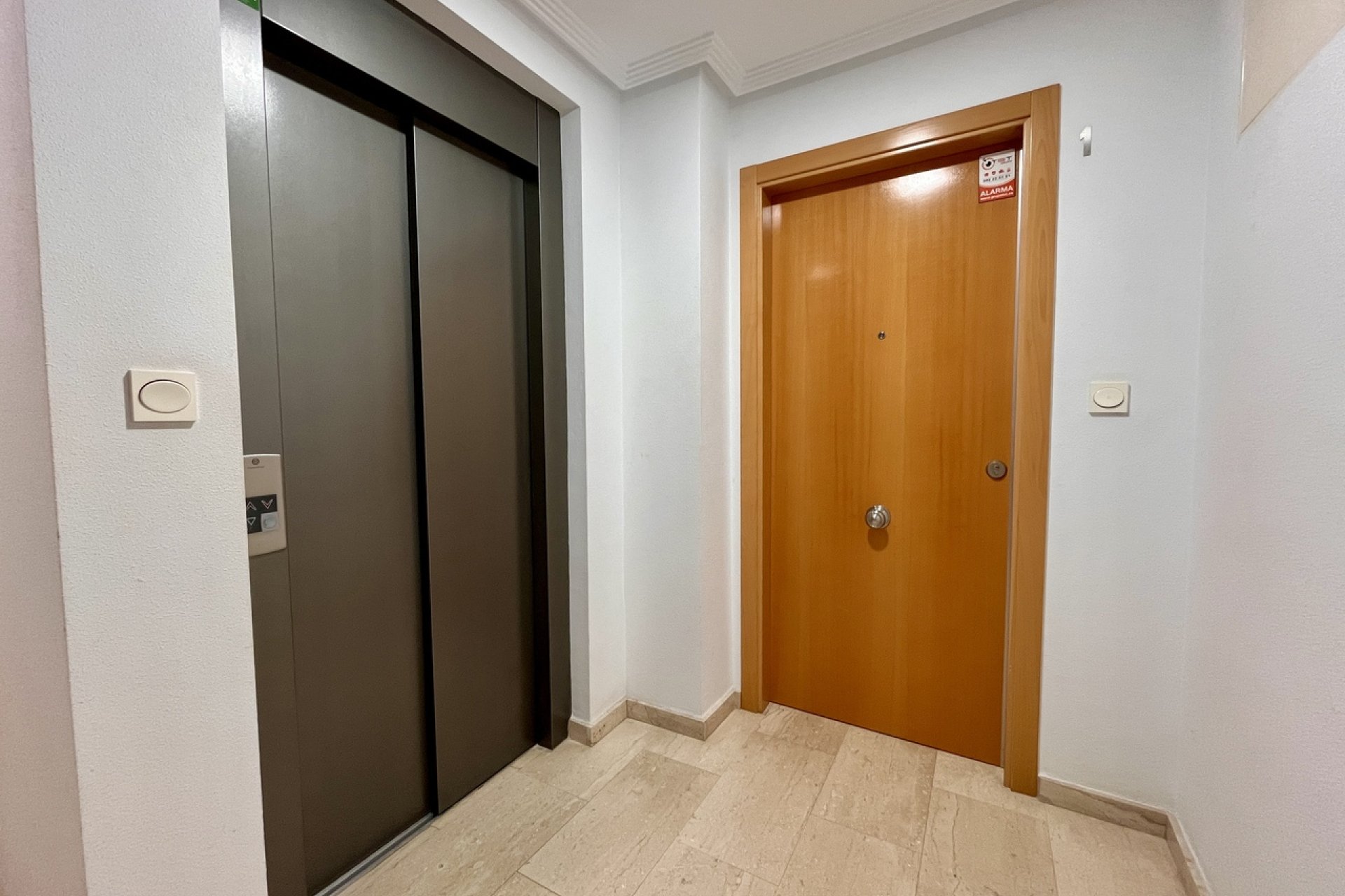 Amplio y moderno apartamento de 4 dormitorios cerca de la playa en Santa Pola