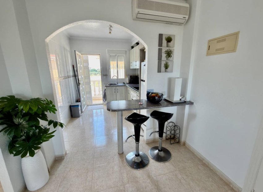 Apartamento con encanto, solárium y piscina en Ciudad Quesada, Costa Blanca
