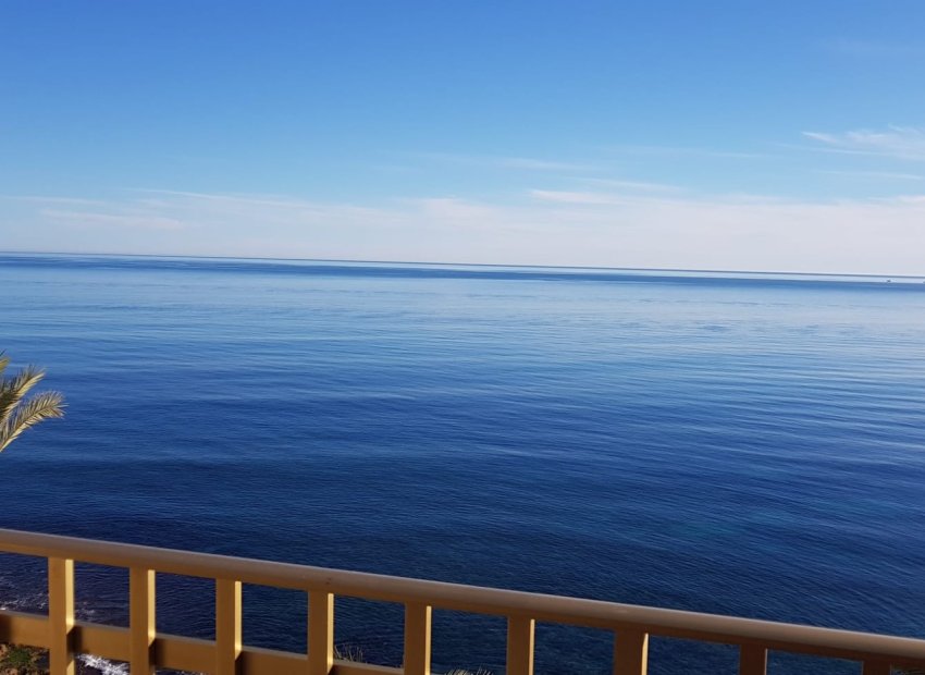 Apartamento con vistas al mar y piscina privada en Playa del Cura, Torrevieja