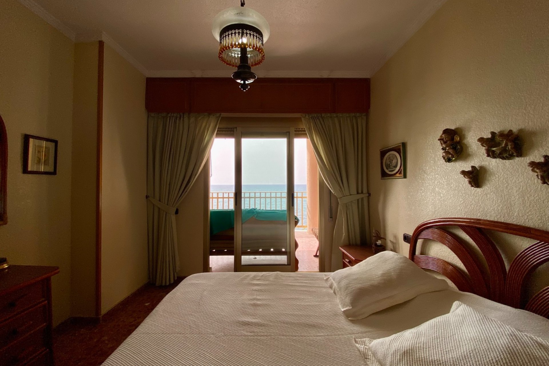 Apartamento con vistas al mar y piscina privada en Playa del Cura, Torrevieja