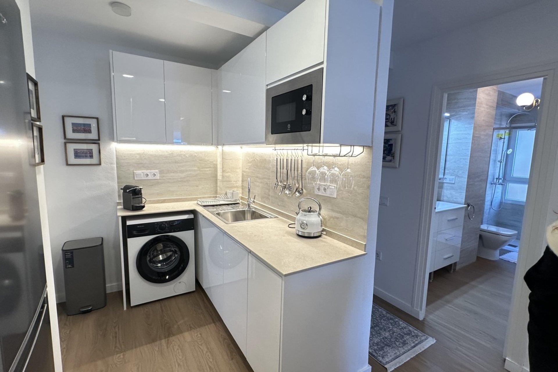 Apartamento de 3 dormitorios renovado y exclusivo con vistas al mar en Torrevieja