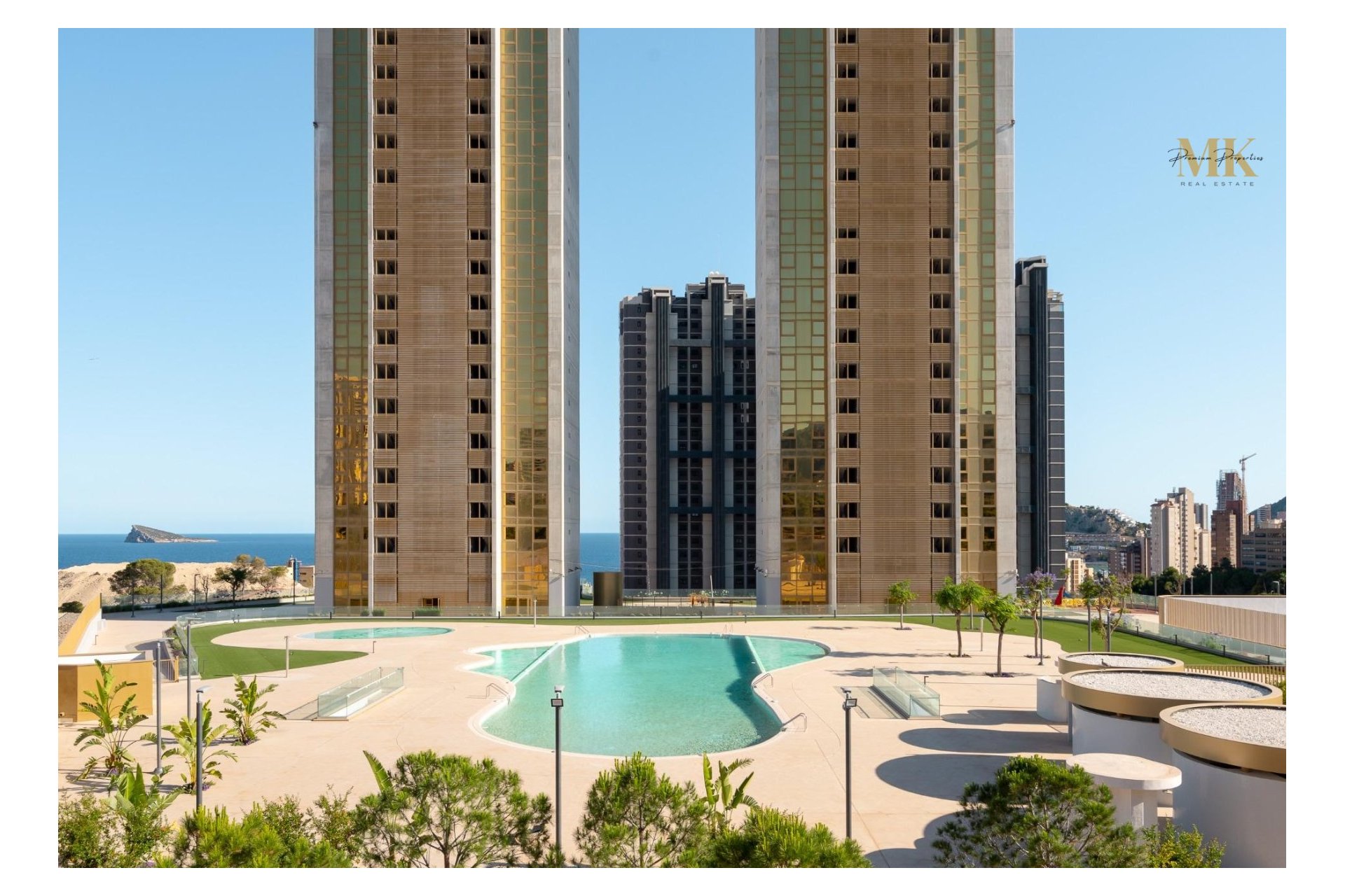 Apartamento de lujo en Intempo Benidorm con vistas panorámicas al mar y servicios