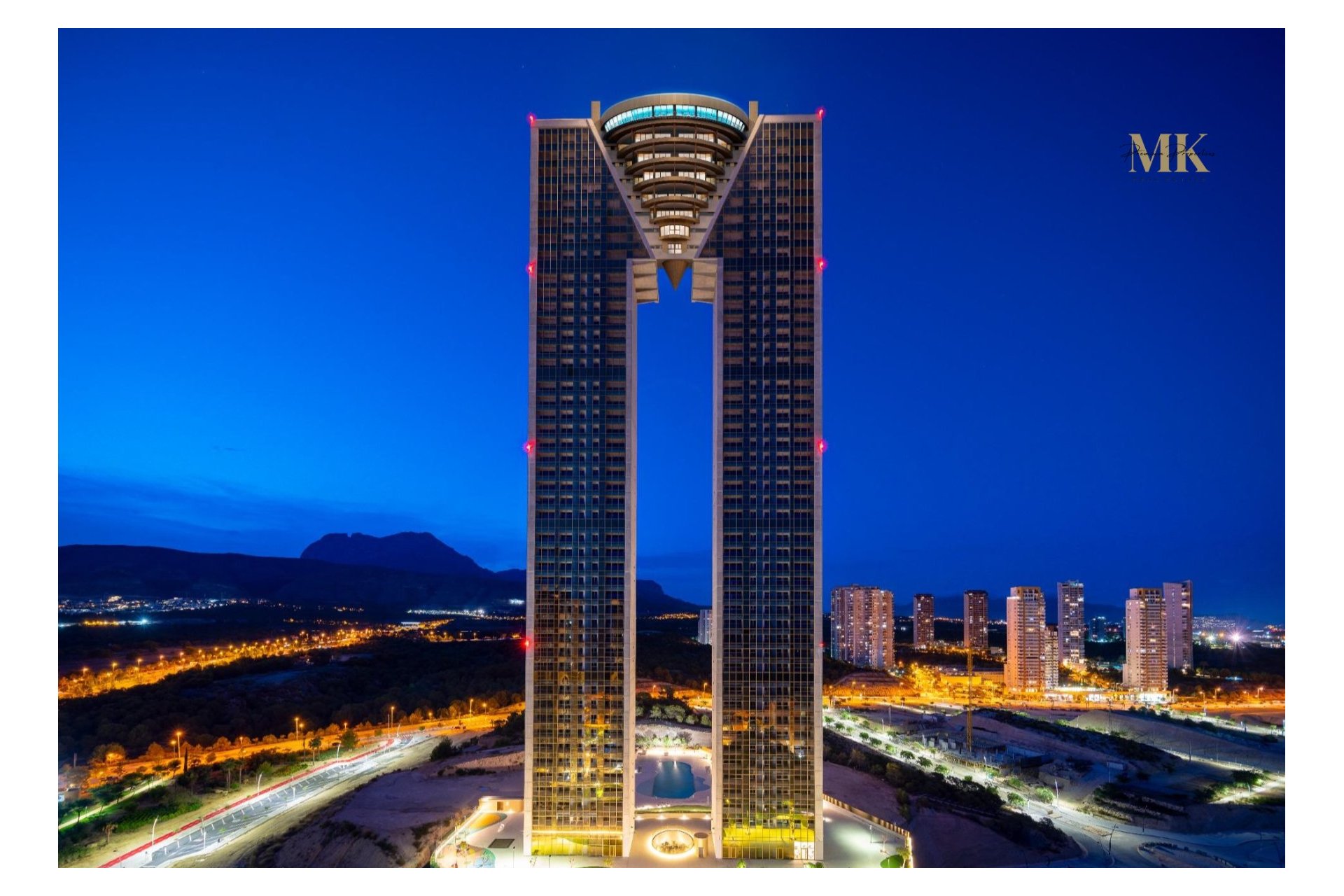 Apartamento de lujo en Intempo Benidorm con vistas panorámicas al mar y servicios