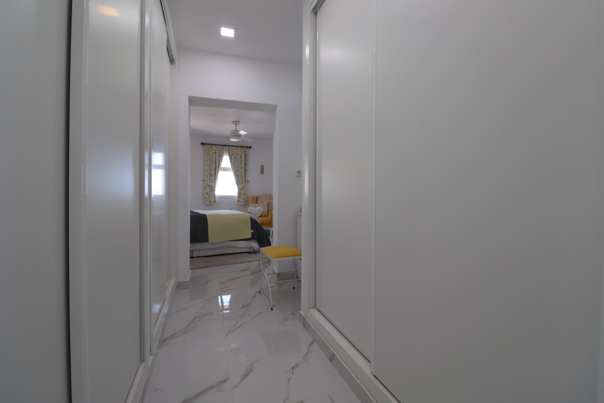 Apartamento de lujo en Intempo Benidorm con vistas panorámicas al mar y servicios