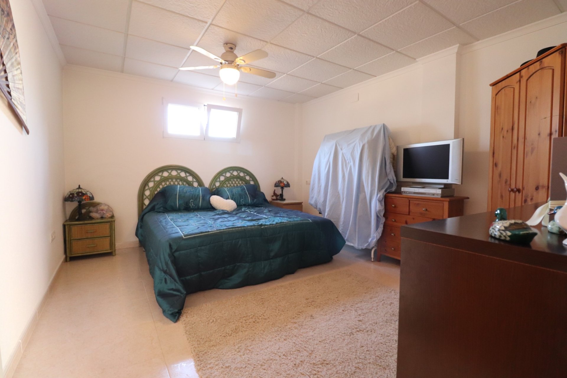 Apartamento de lujo en Intempo Benidorm con vistas panorámicas al mar y servicios