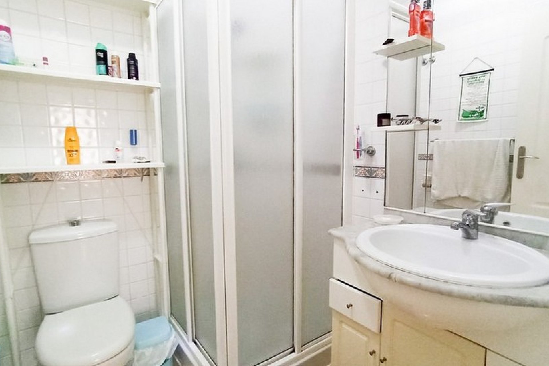 Apartamento de planta baja con 2 dormitorios, piscina y garaje en Formentera del Segura