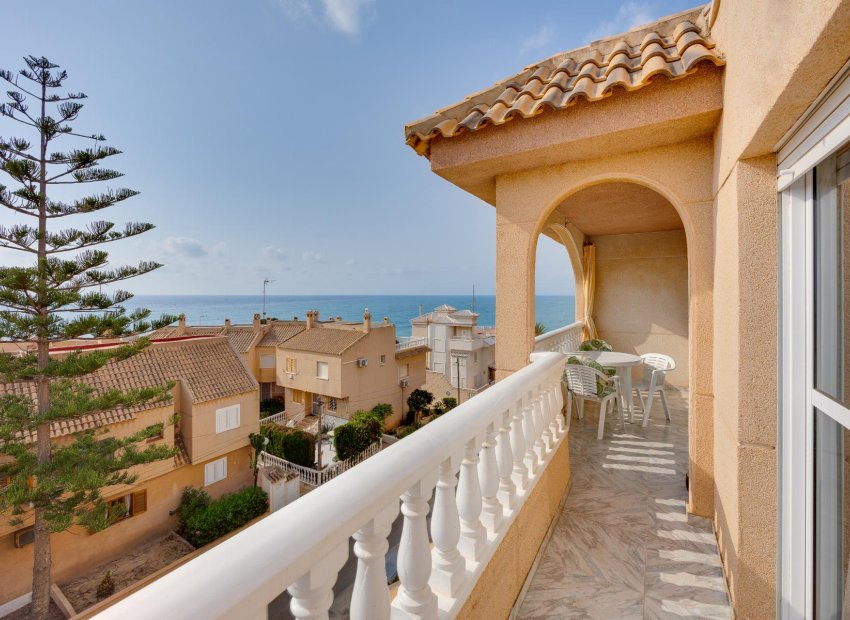 Apartamento en La Mata (Torrevieja) con vistas al mar