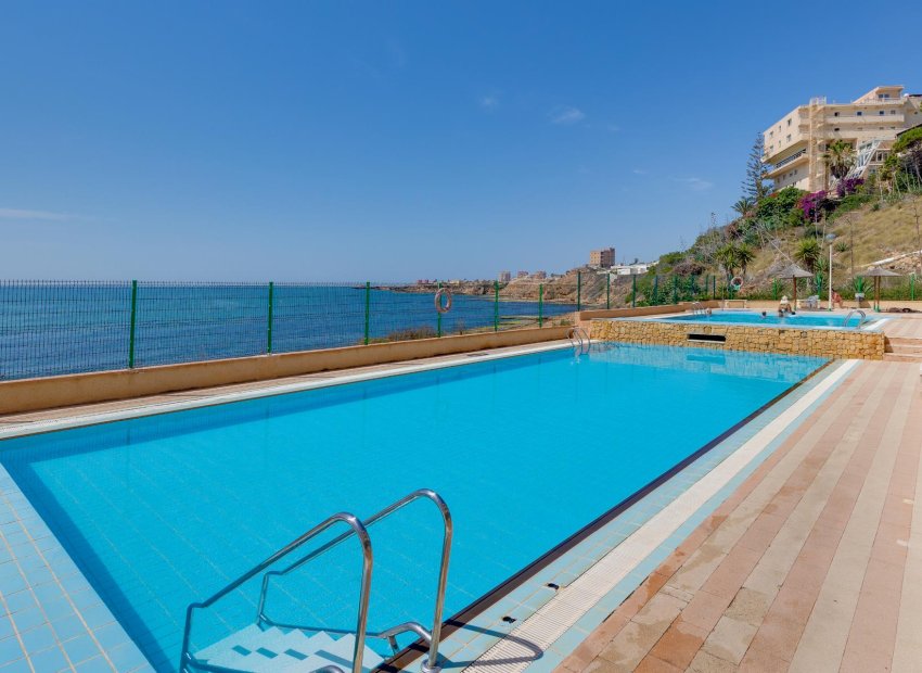 Apartamento en La Mata (Torrevieja) con vistas al mar