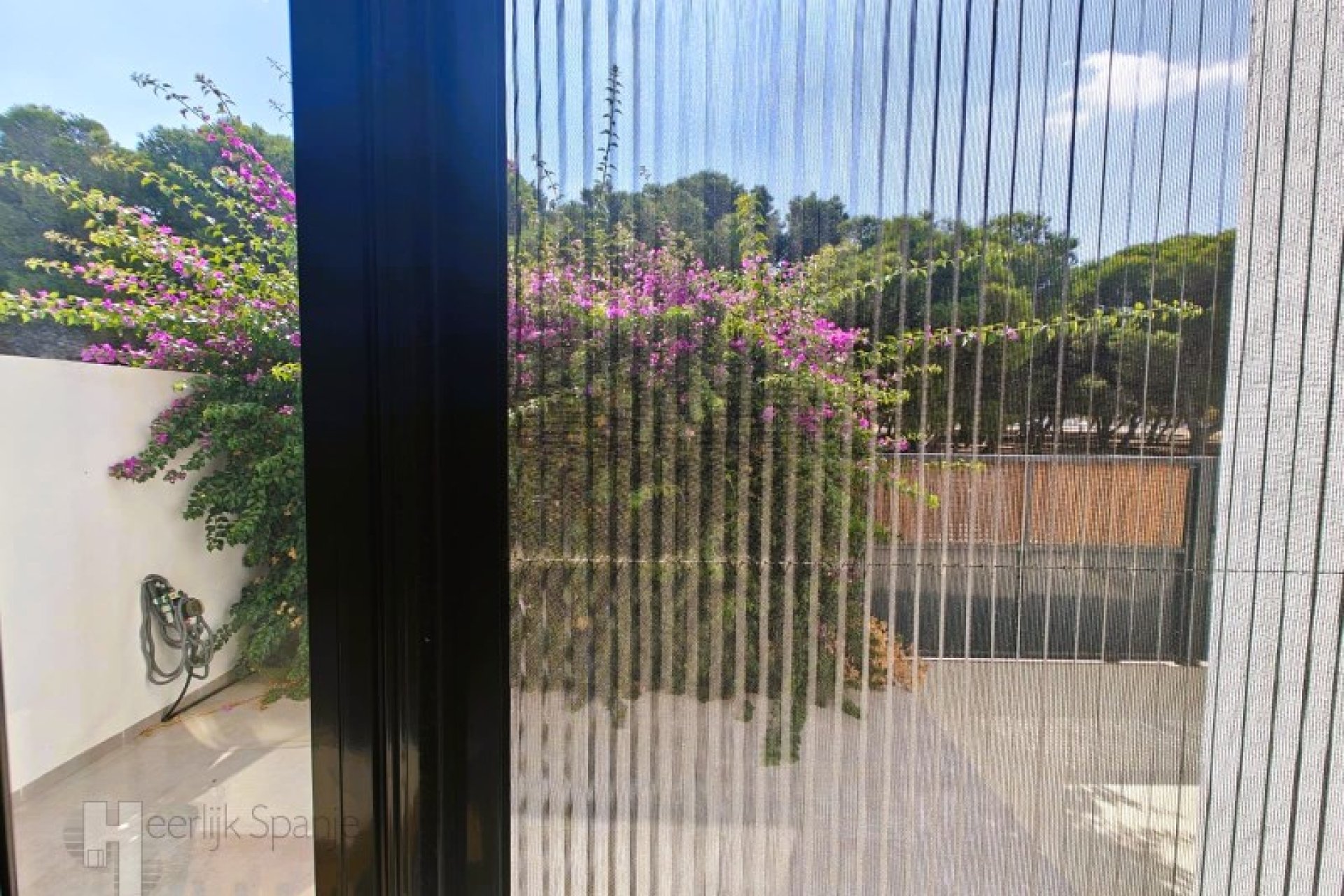 Apartamento en planta baja cerca de la playa en Santiago de la Ribera, totalmente amueblado