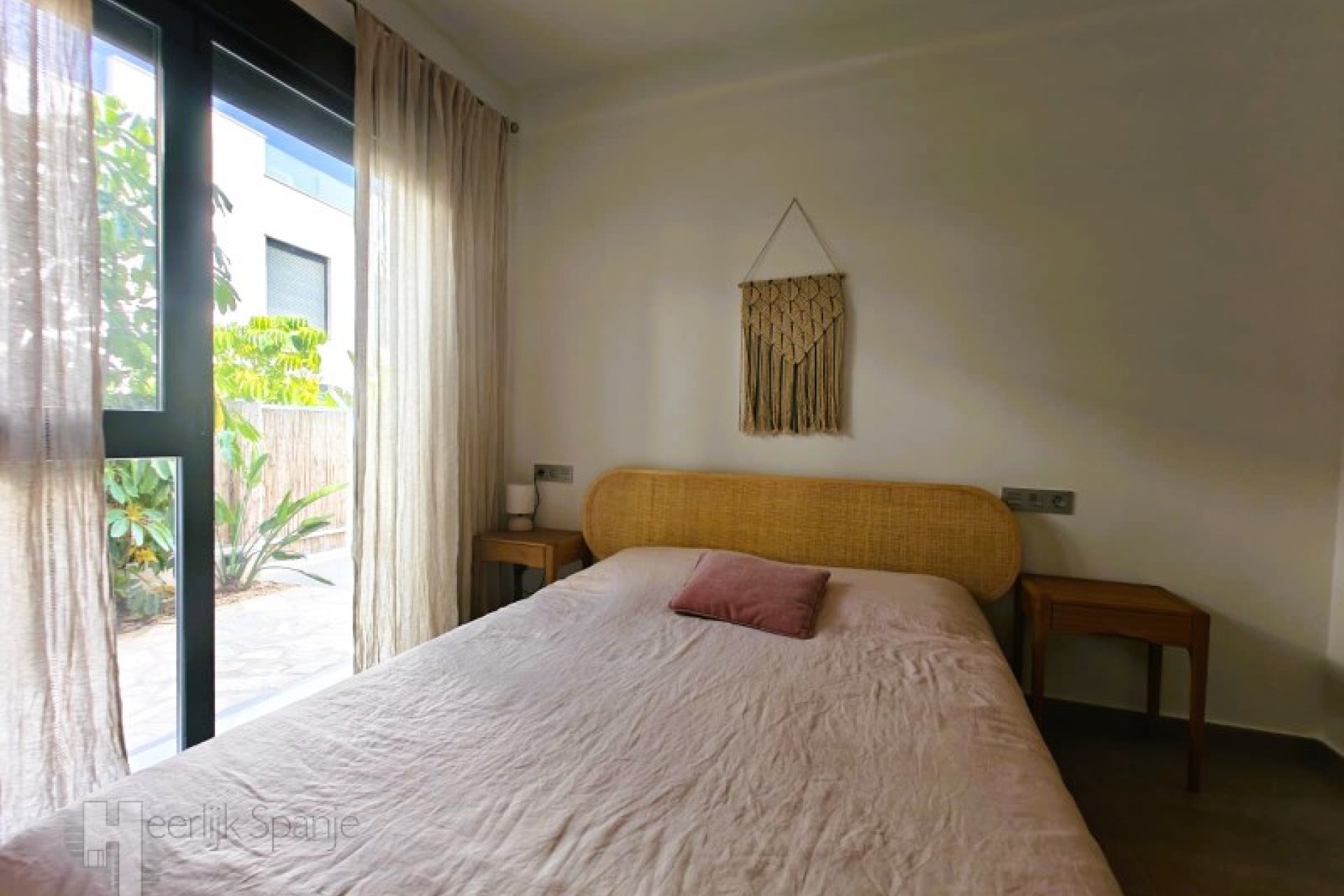 Apartamento en planta baja cerca de la playa en Santiago de la Ribera, totalmente amueblado