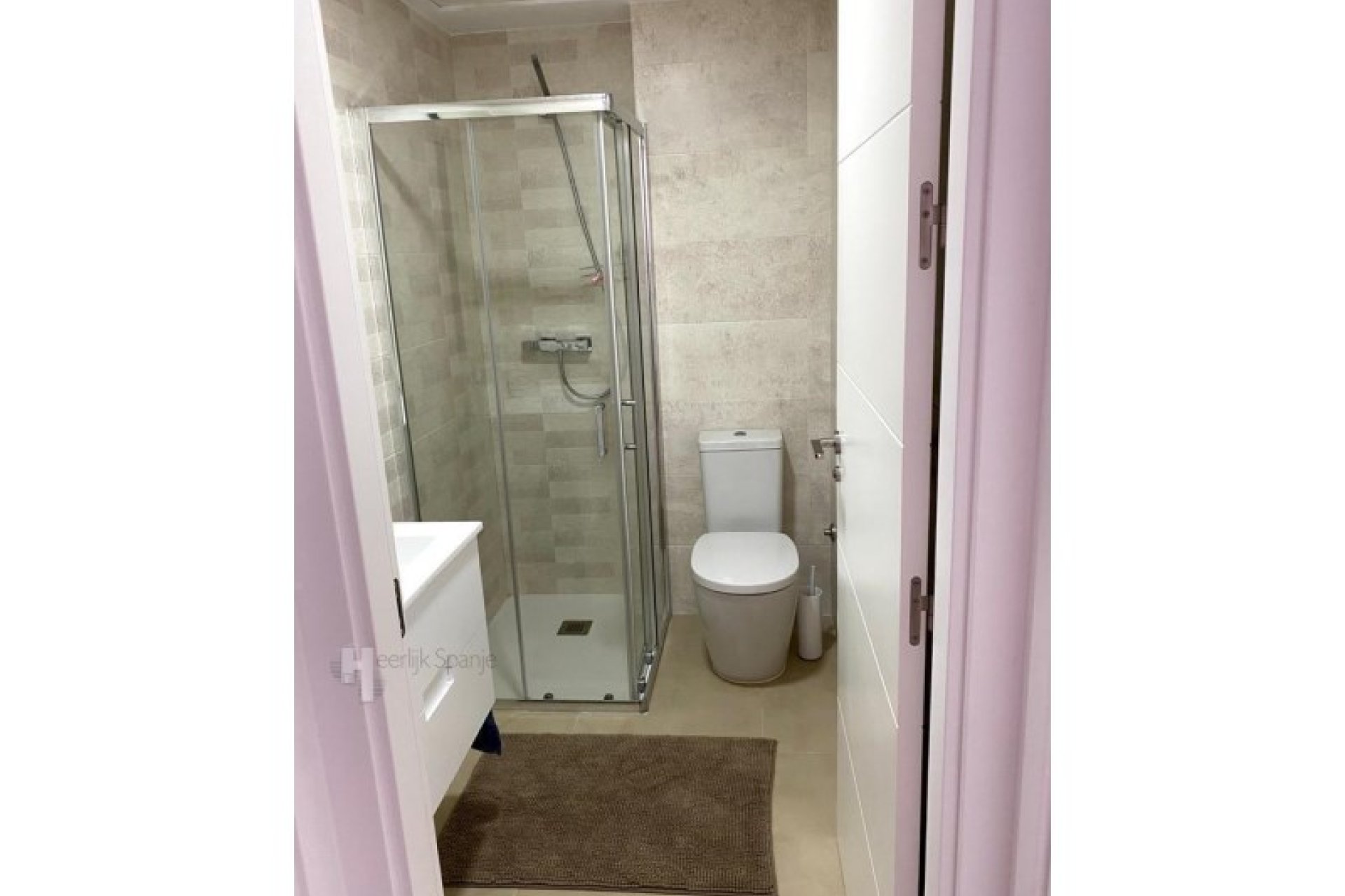 Apartamento en planta baja con 2 dormitorios, terraza y piscina en Pilar de la Horadada