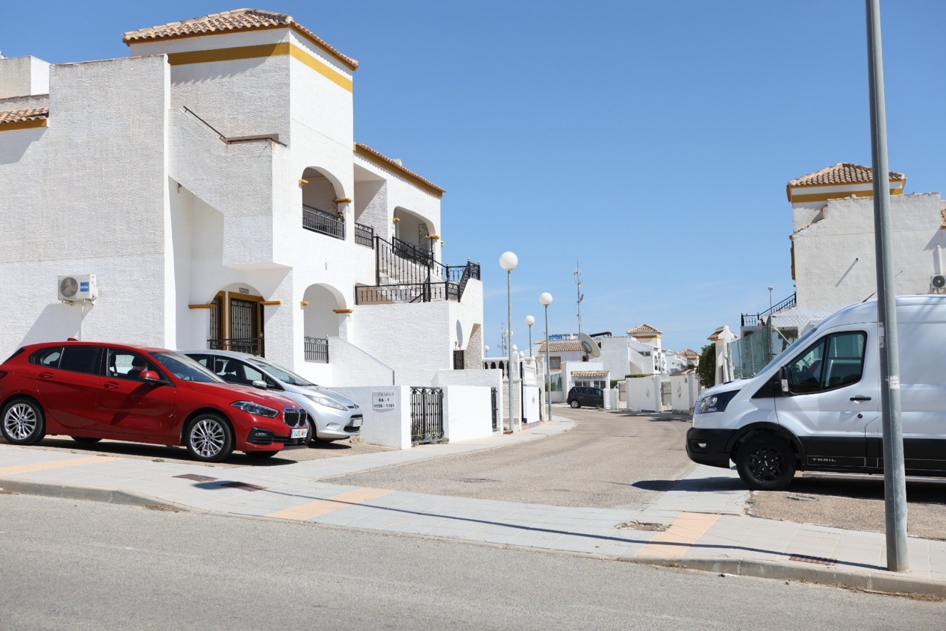 Apartamento en planta baja con 2 dormitorios y piscina cerca de Vistabella Golf