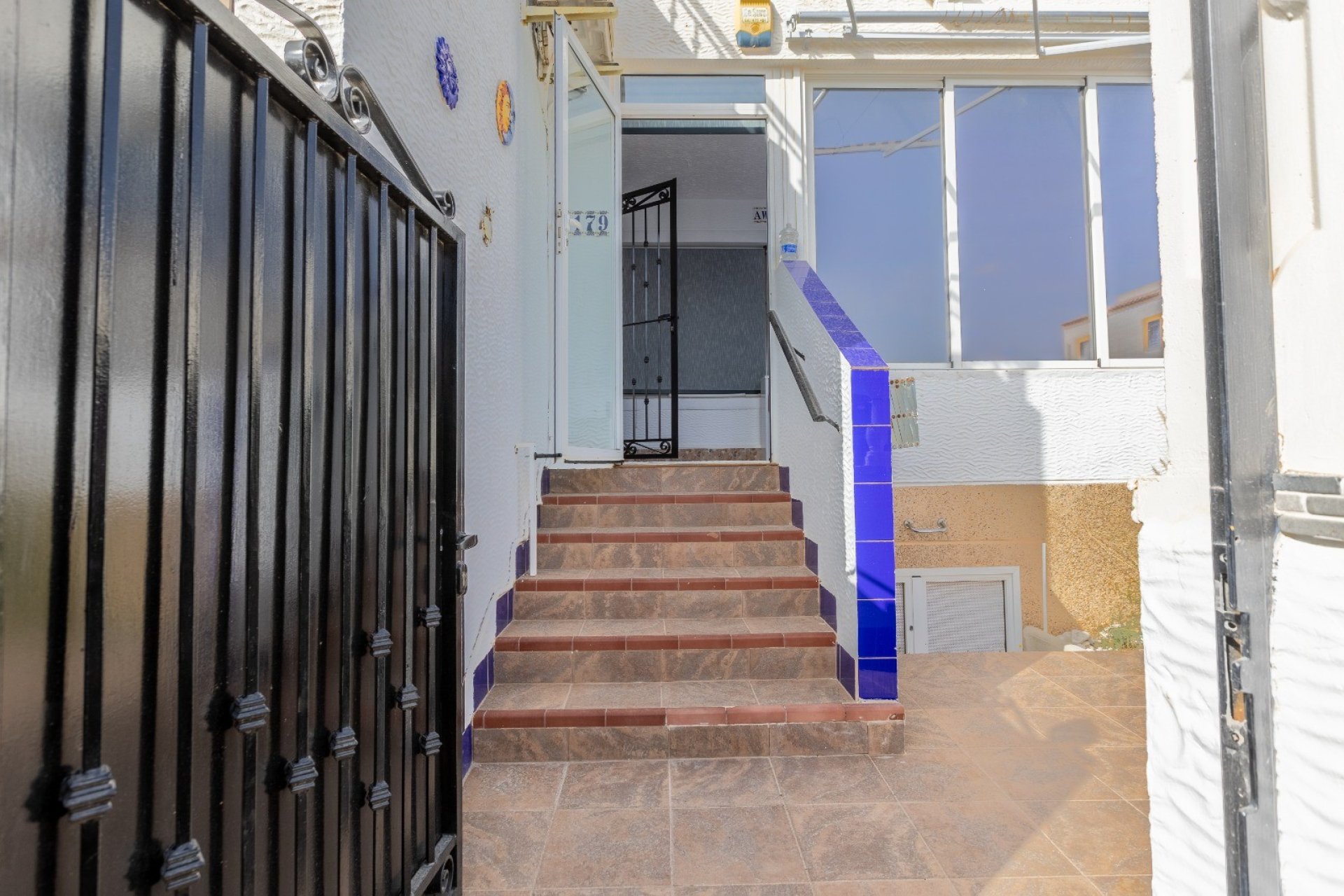 Apartamento en planta baja con 2 dormitorios y piscina cerca de Vistabella Golf