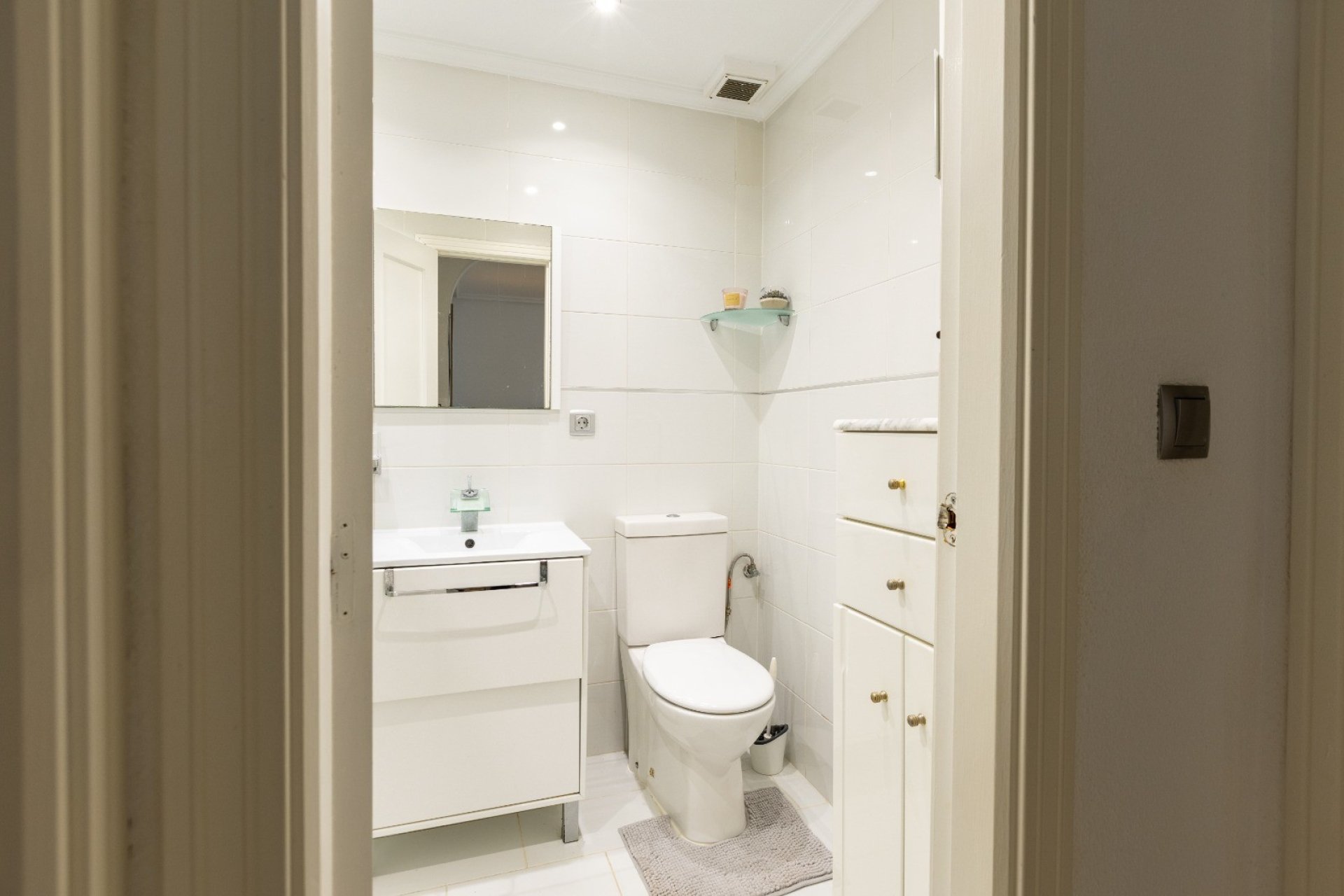 Apartamento en planta baja con 2 dormitorios y piscina cerca de Vistabella Golf